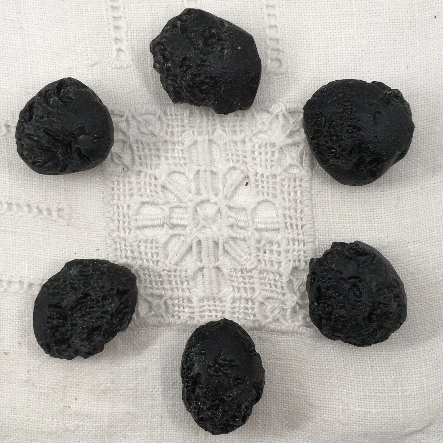 Tektite Tumblestones