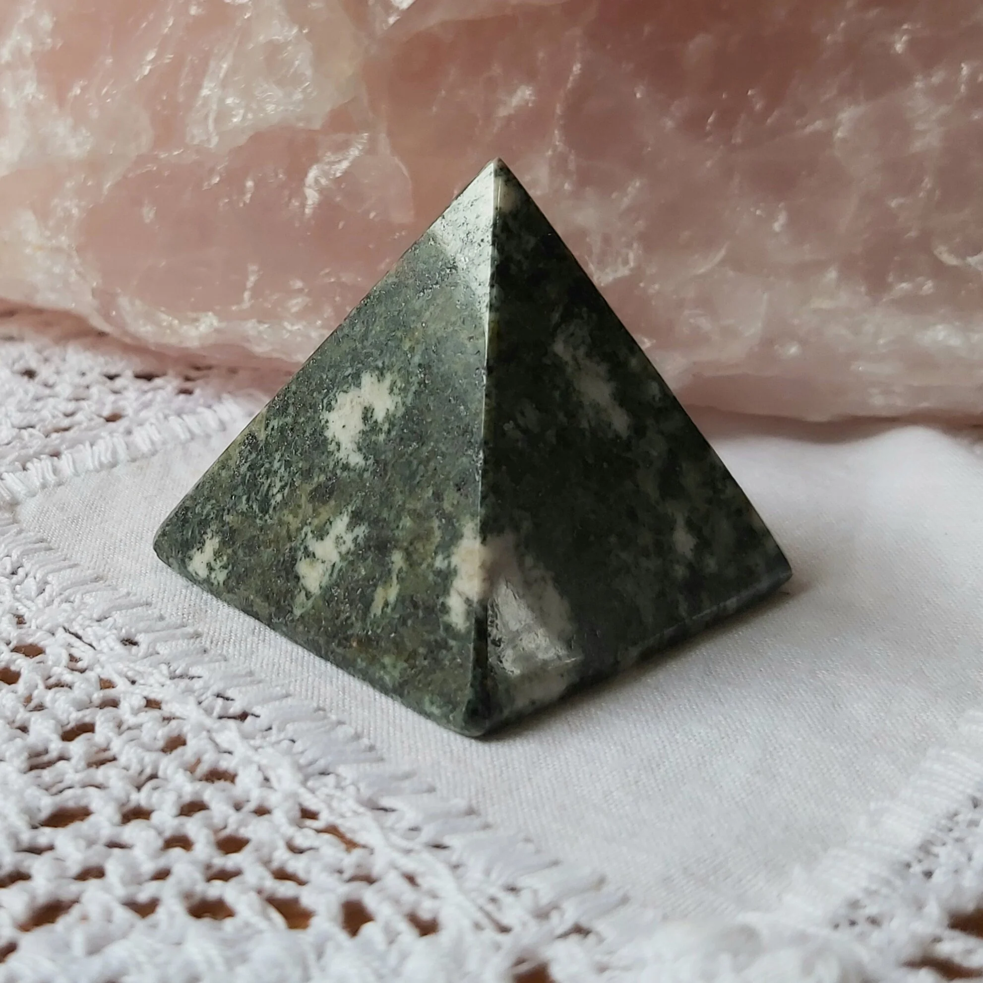Webshop_Pyramid_Preseli.jpg