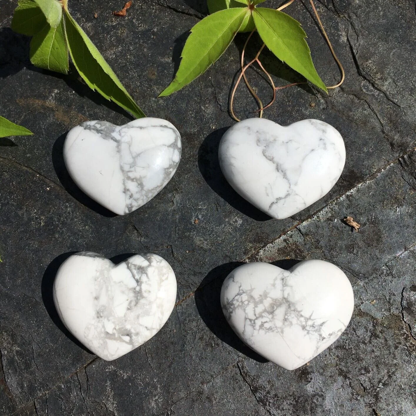 Howlite Heart 32mm