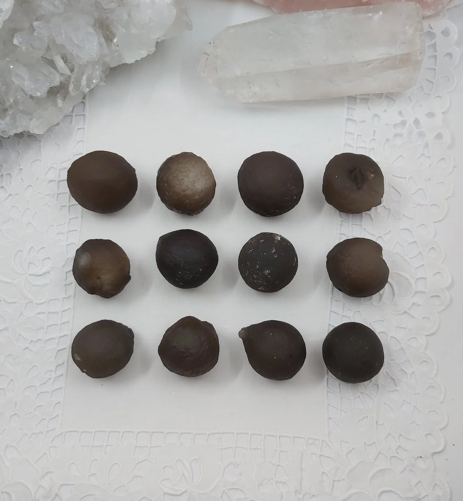 Chalcedony balls large1.jpg