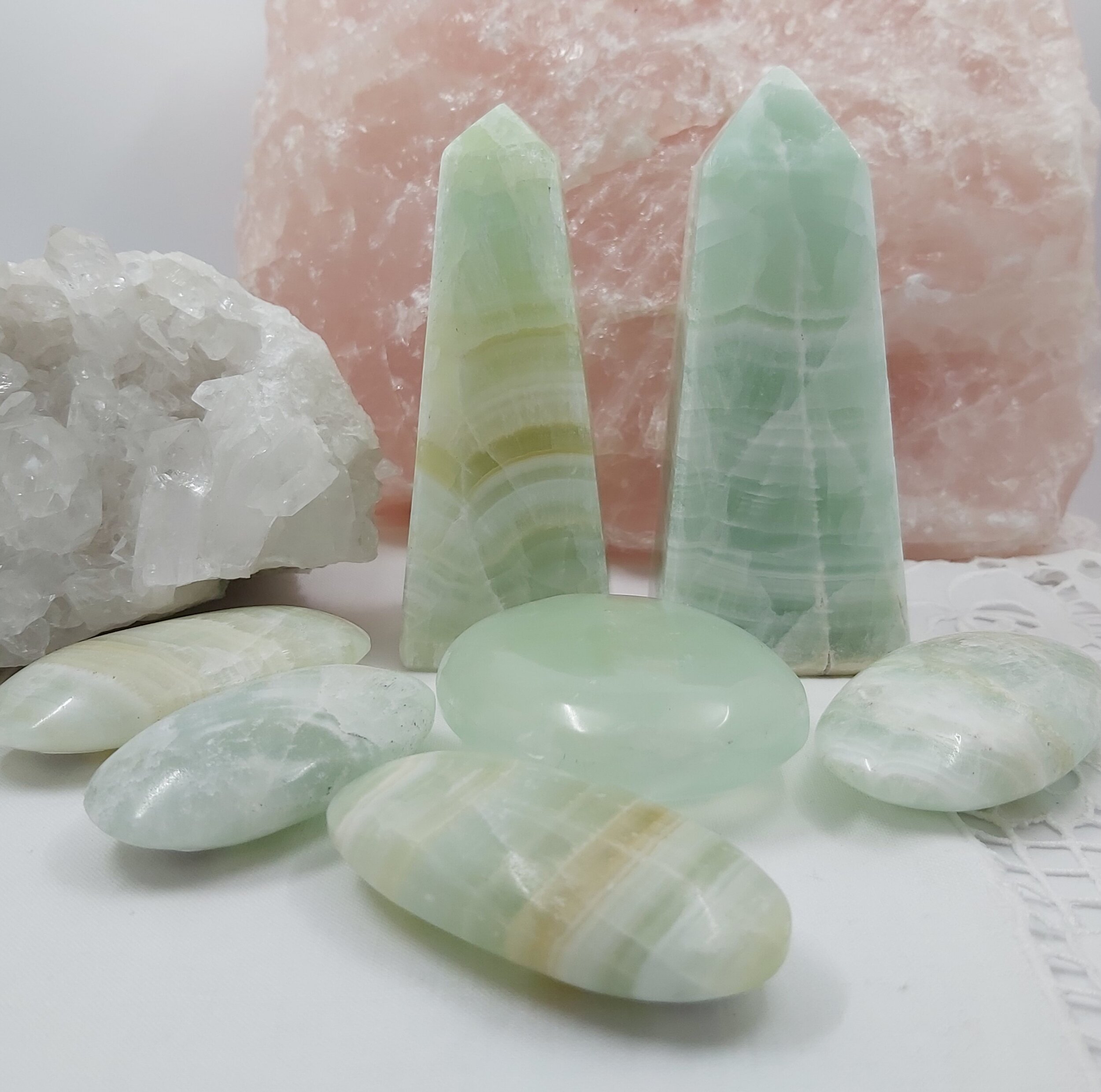 GREEN/PISTACHIO CALCITE