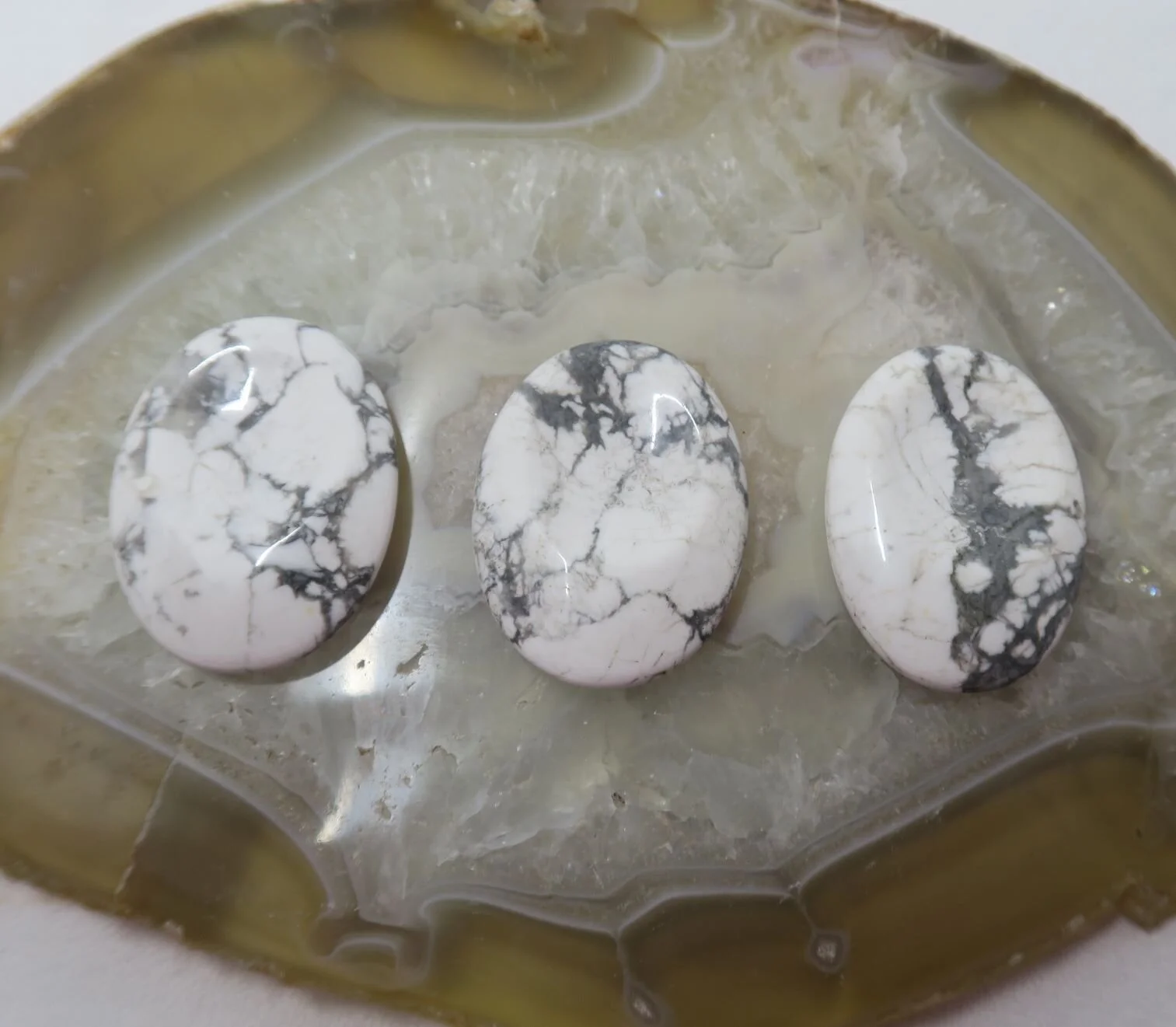 Howlite thumbstones.JPG