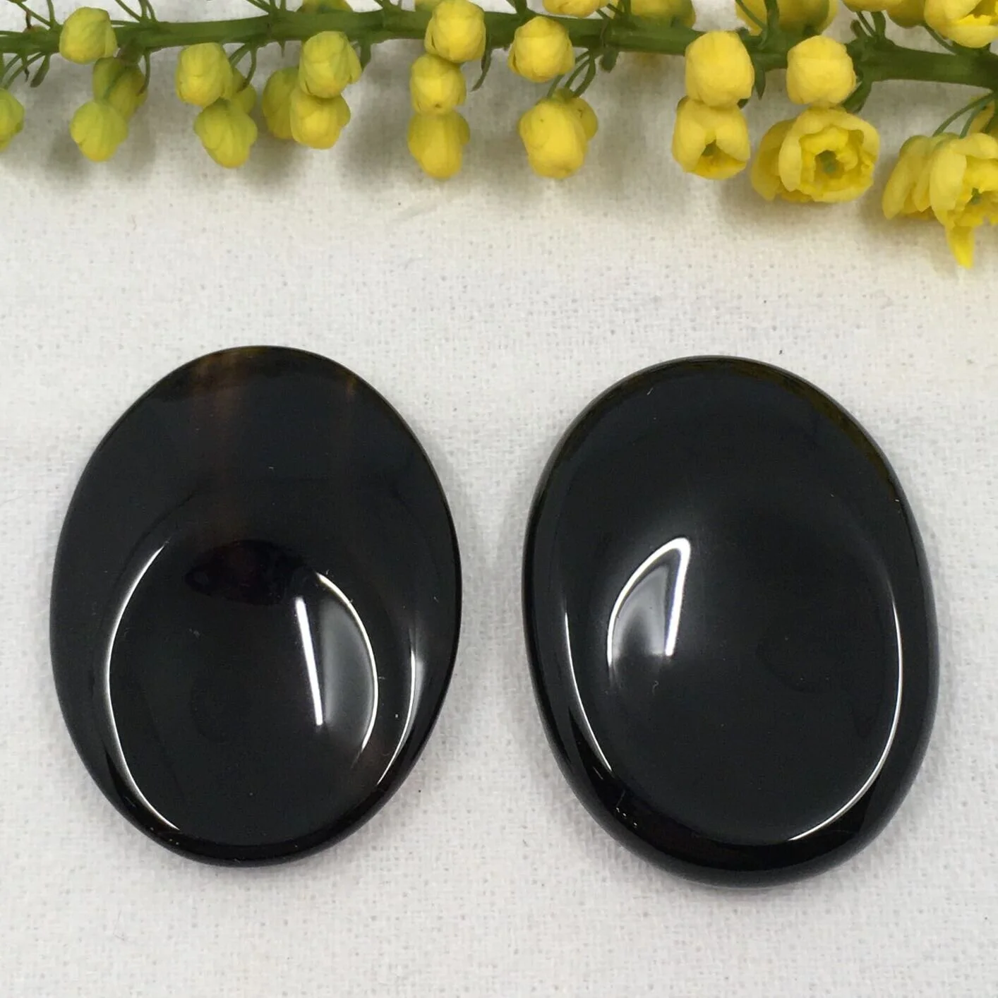 Black Onyx Thumbstone