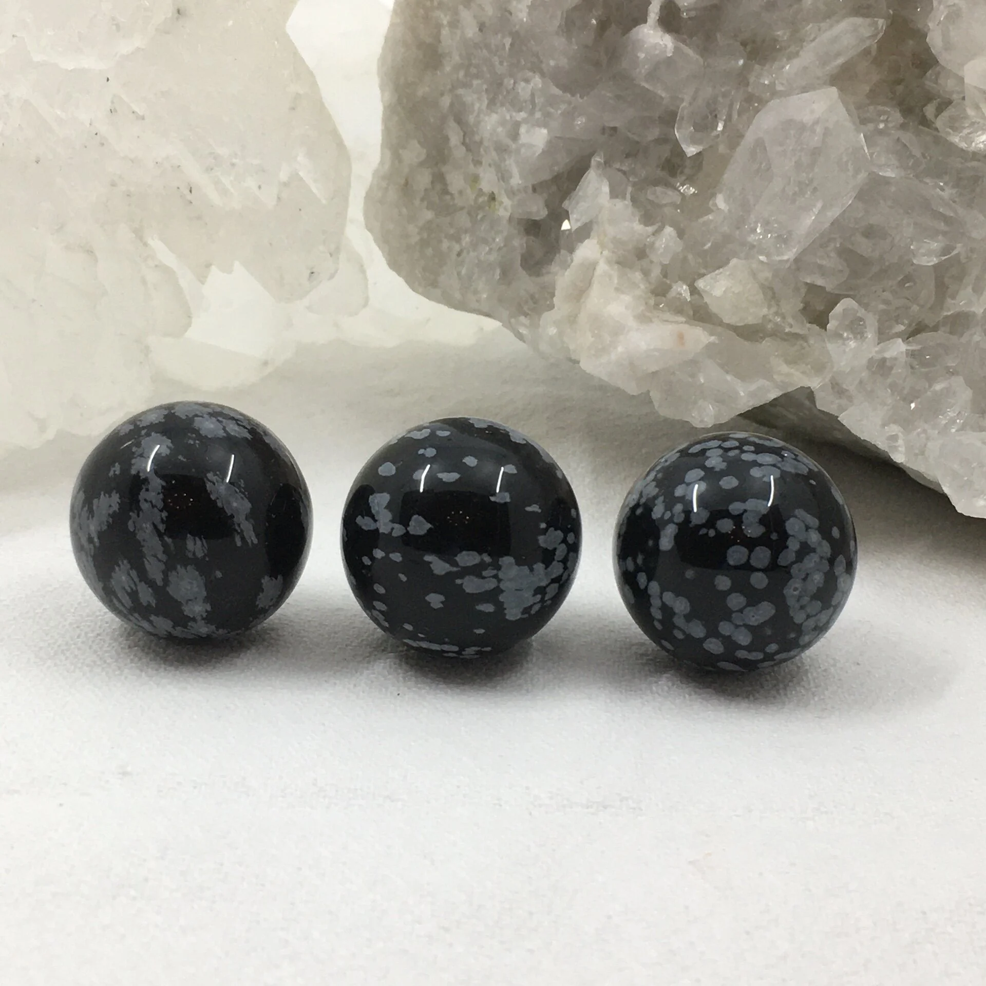 Snowflake Obsidian Sphere 25mm *