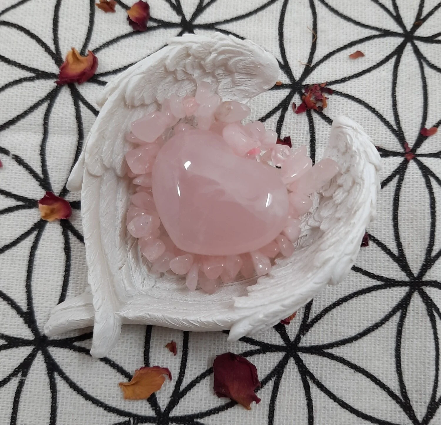 Gift Set - Rose Quartz bracelet and crystal heart in pretty Angel Wing bowl