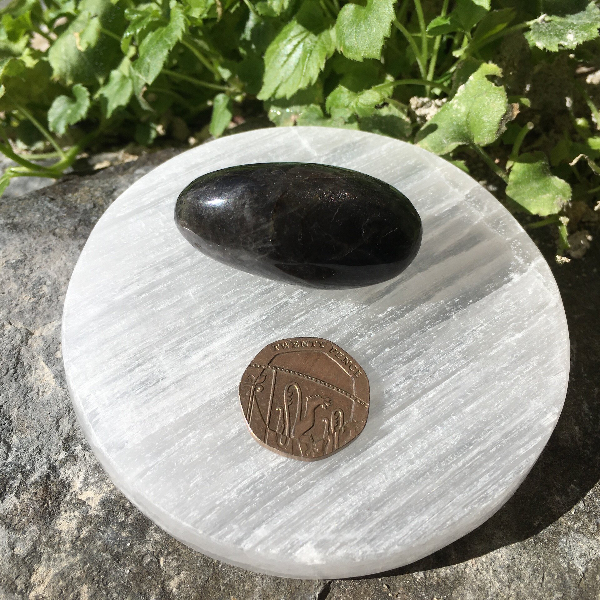 Black moonstone pebble 2b.jpeg