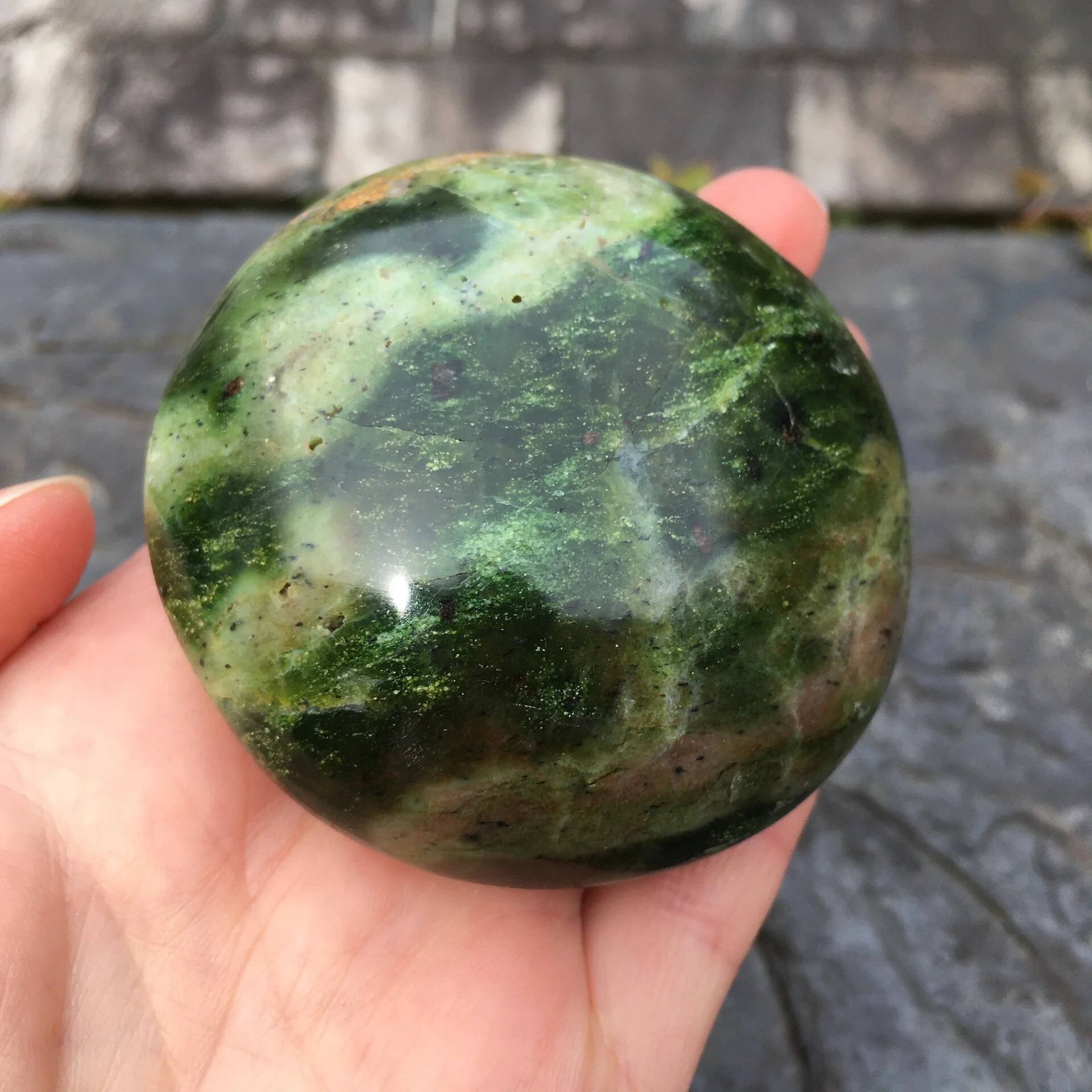 Chrysoprase Galet 1b.jpeg