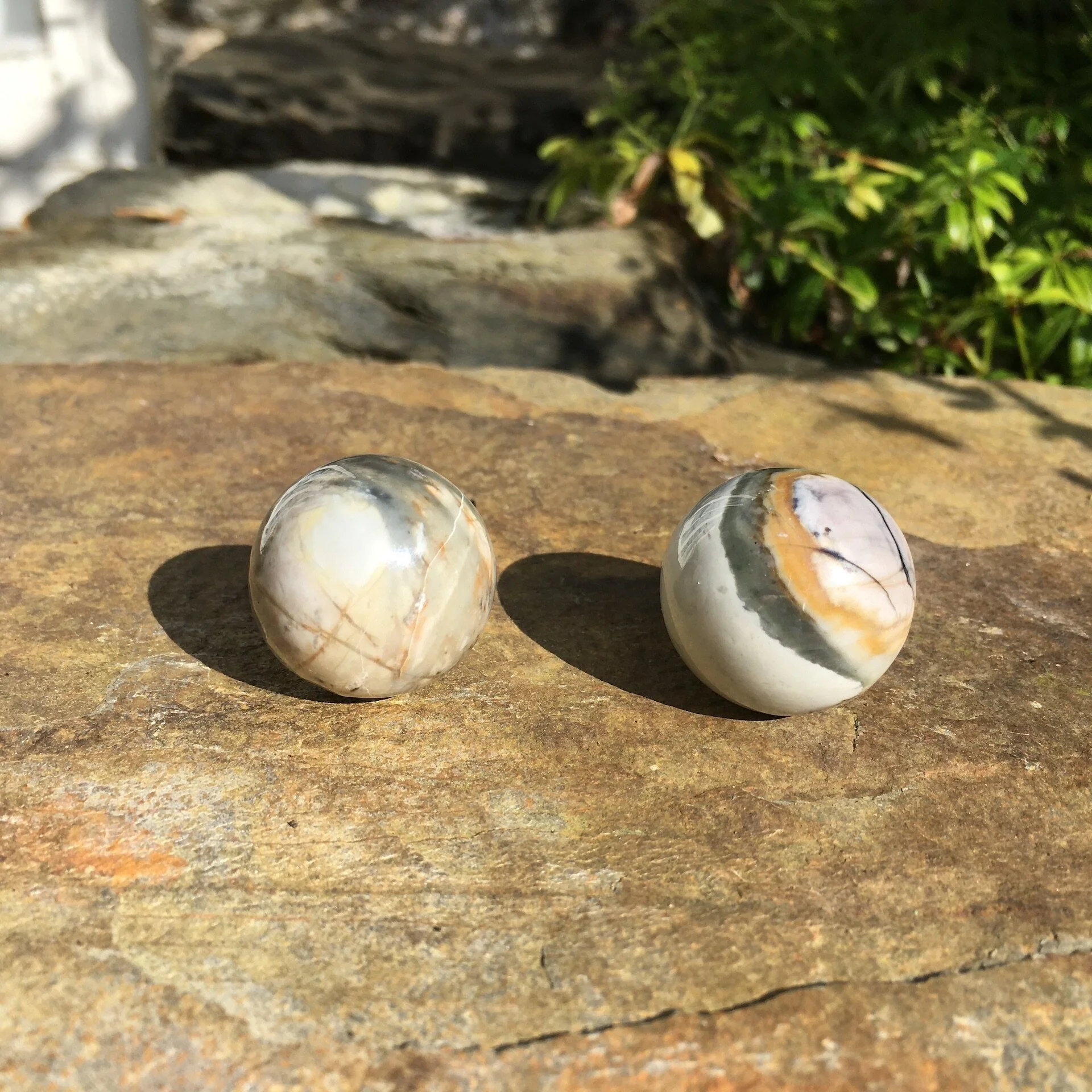 Picasso stone sphere 25mm.jpeg