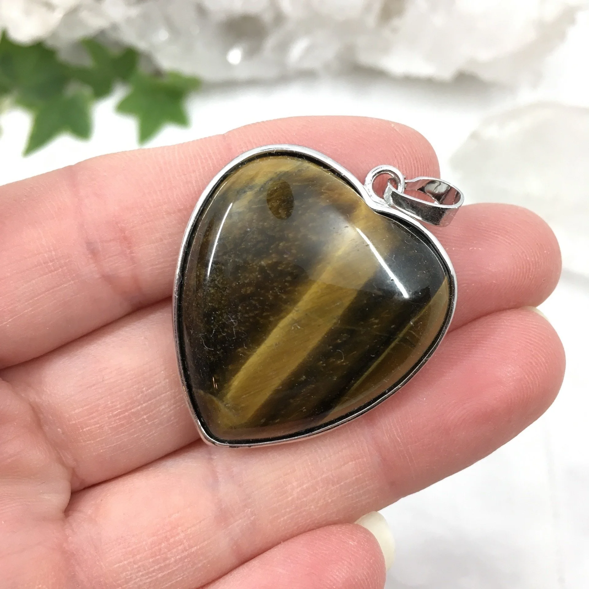 Tiger Eye heart pendant silvertone b.jpeg