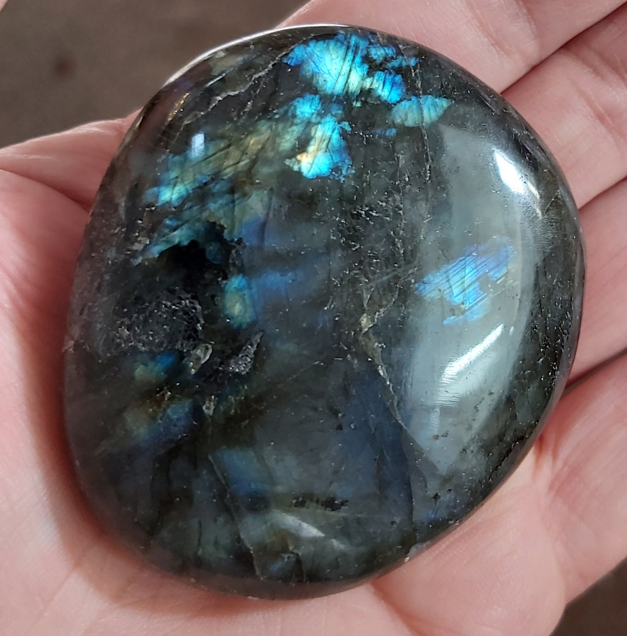 Webshop_Pebble_Labradorite 2_£11 Papillion2.jpg