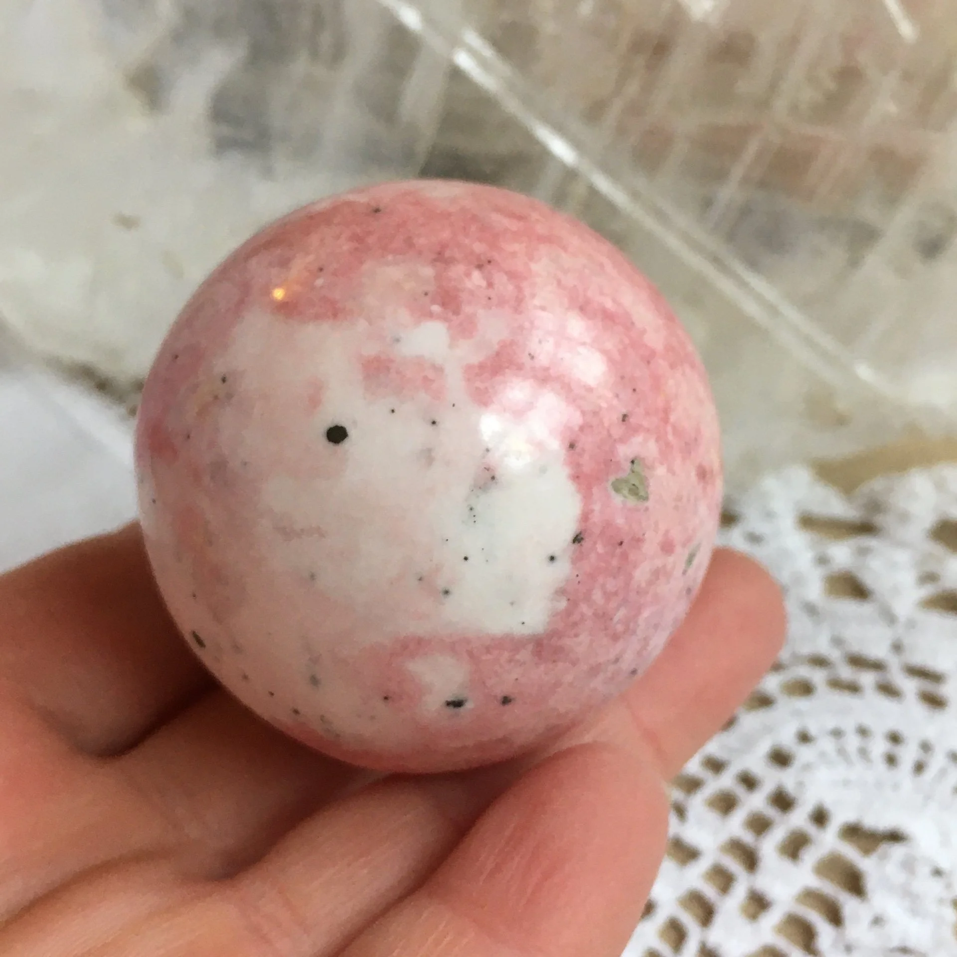 Rhodonite sphere peru 2d.jpeg