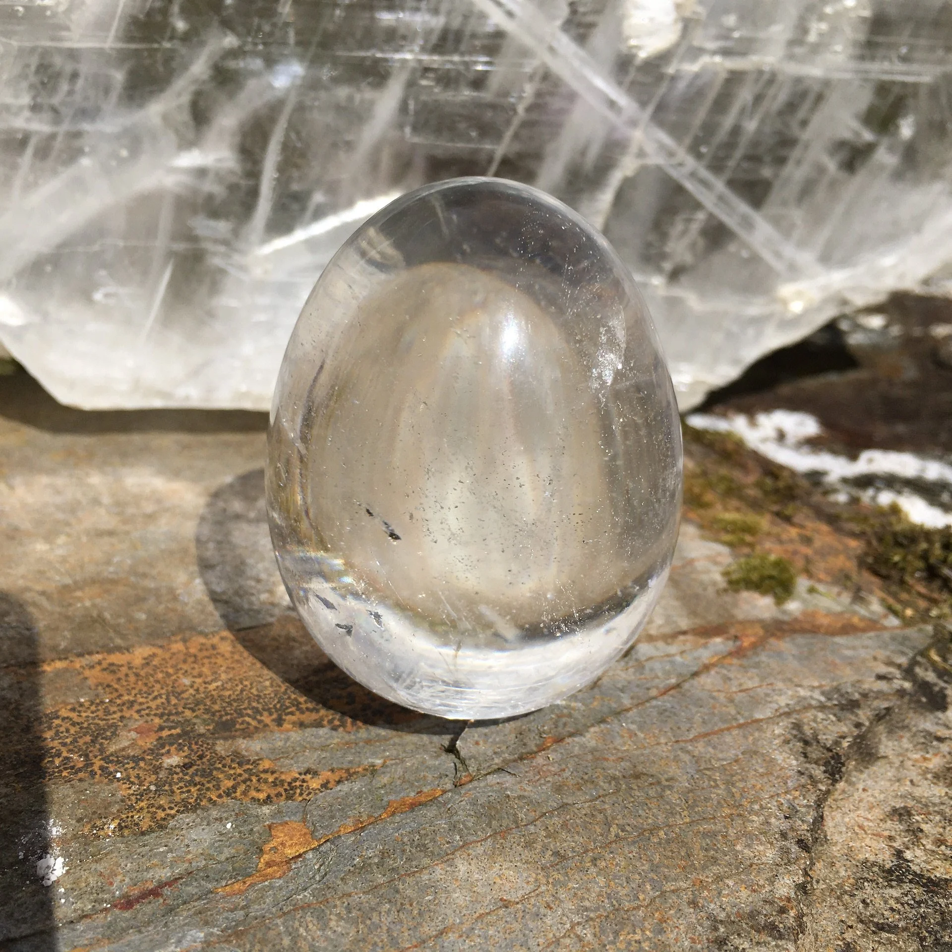 Quartz egg b.jpeg