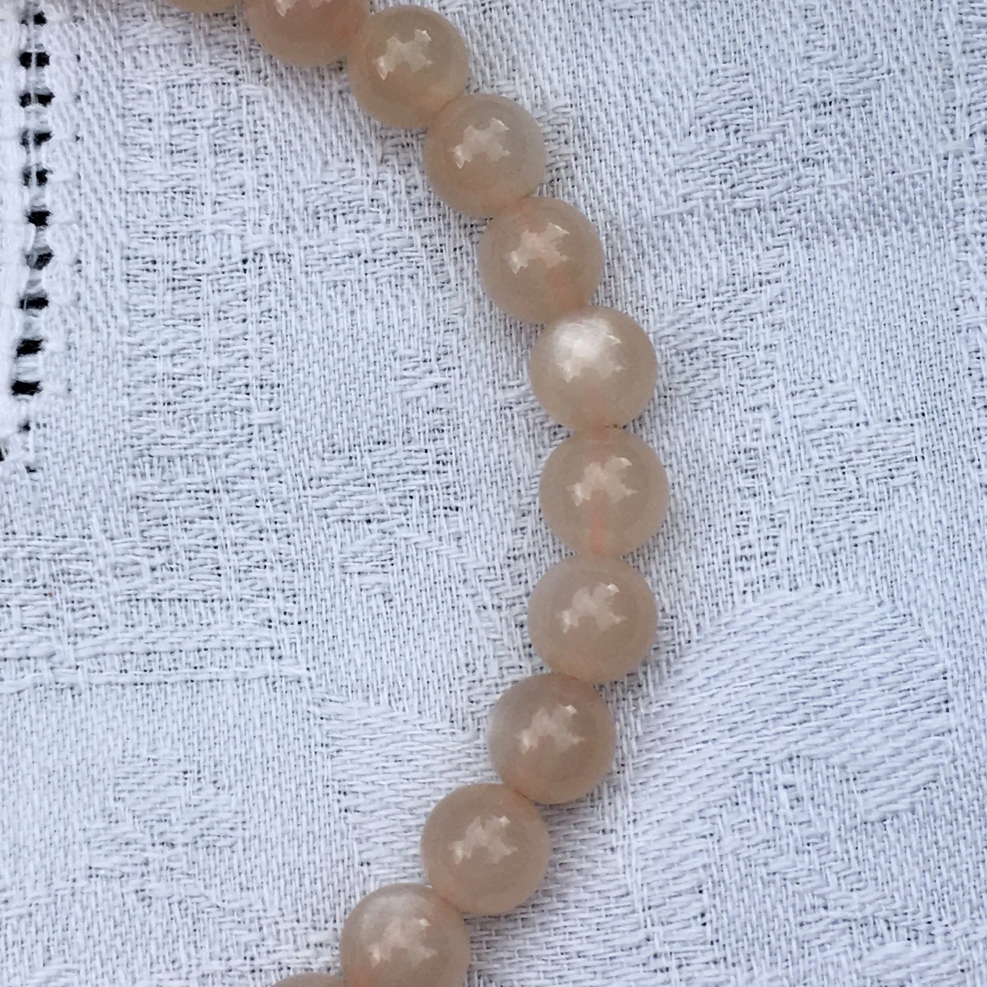 Peach moonstone bead 6mm c.jpeg