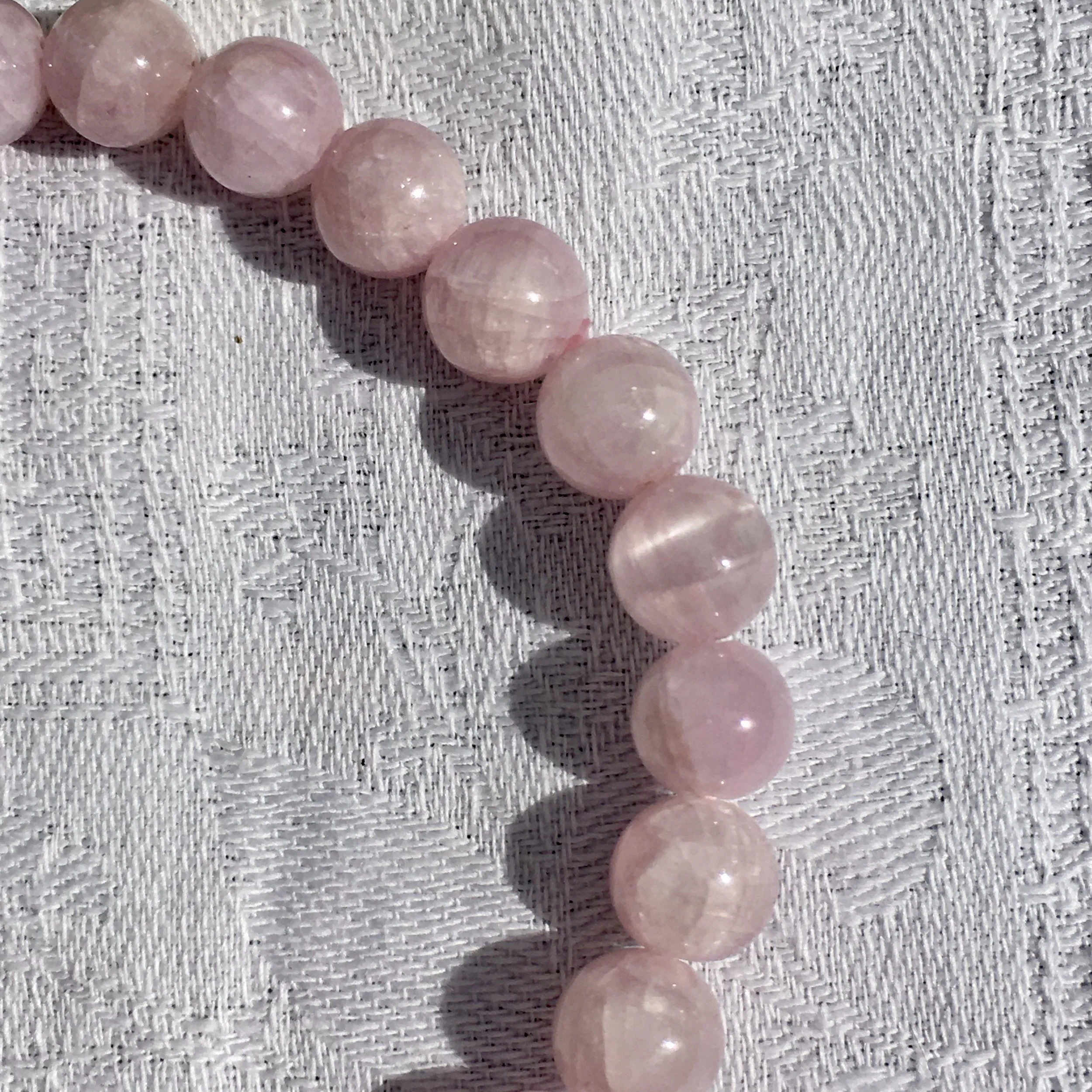 Kunzite bead 6mm c.jpeg