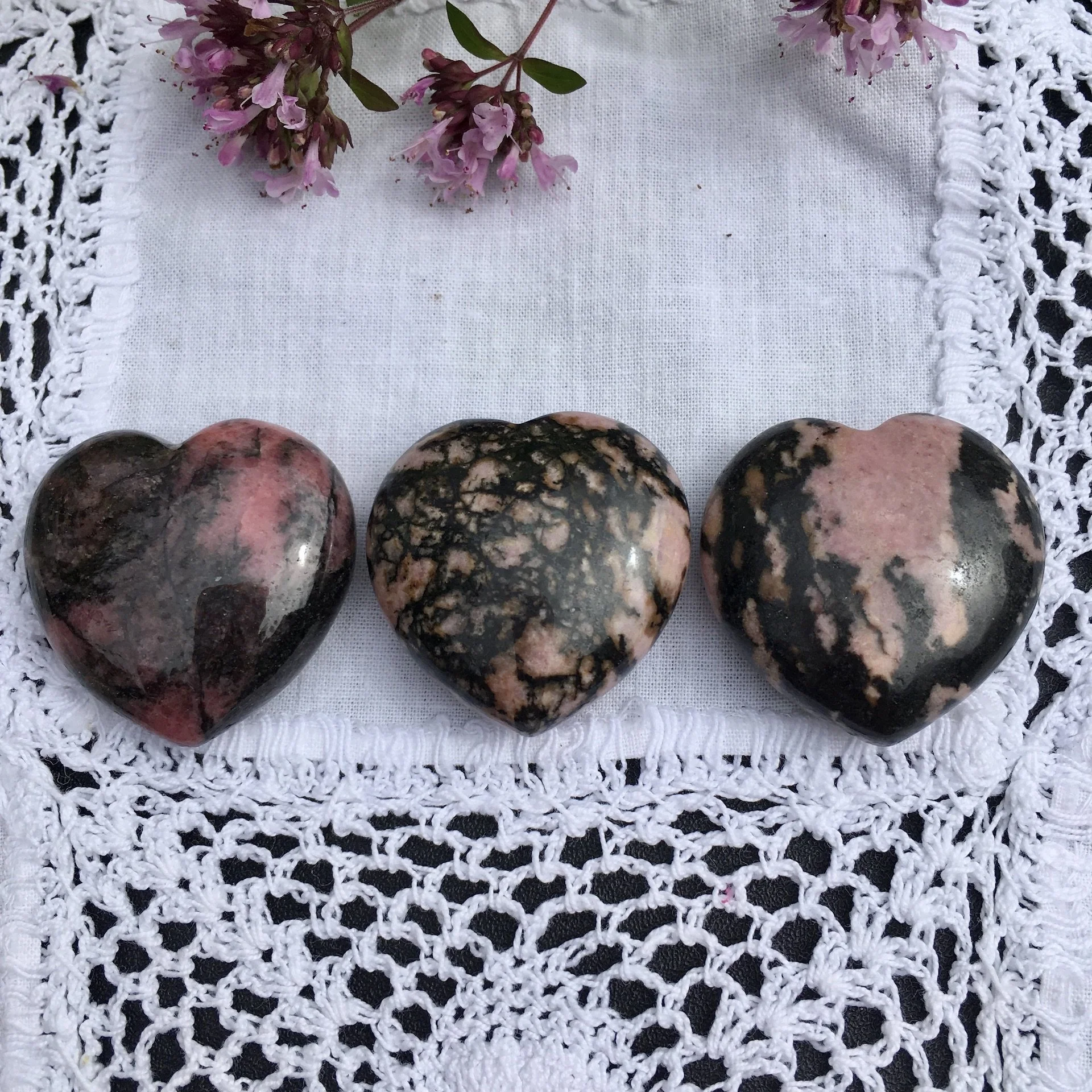 Rhodonite heart 30mm a.jpeg