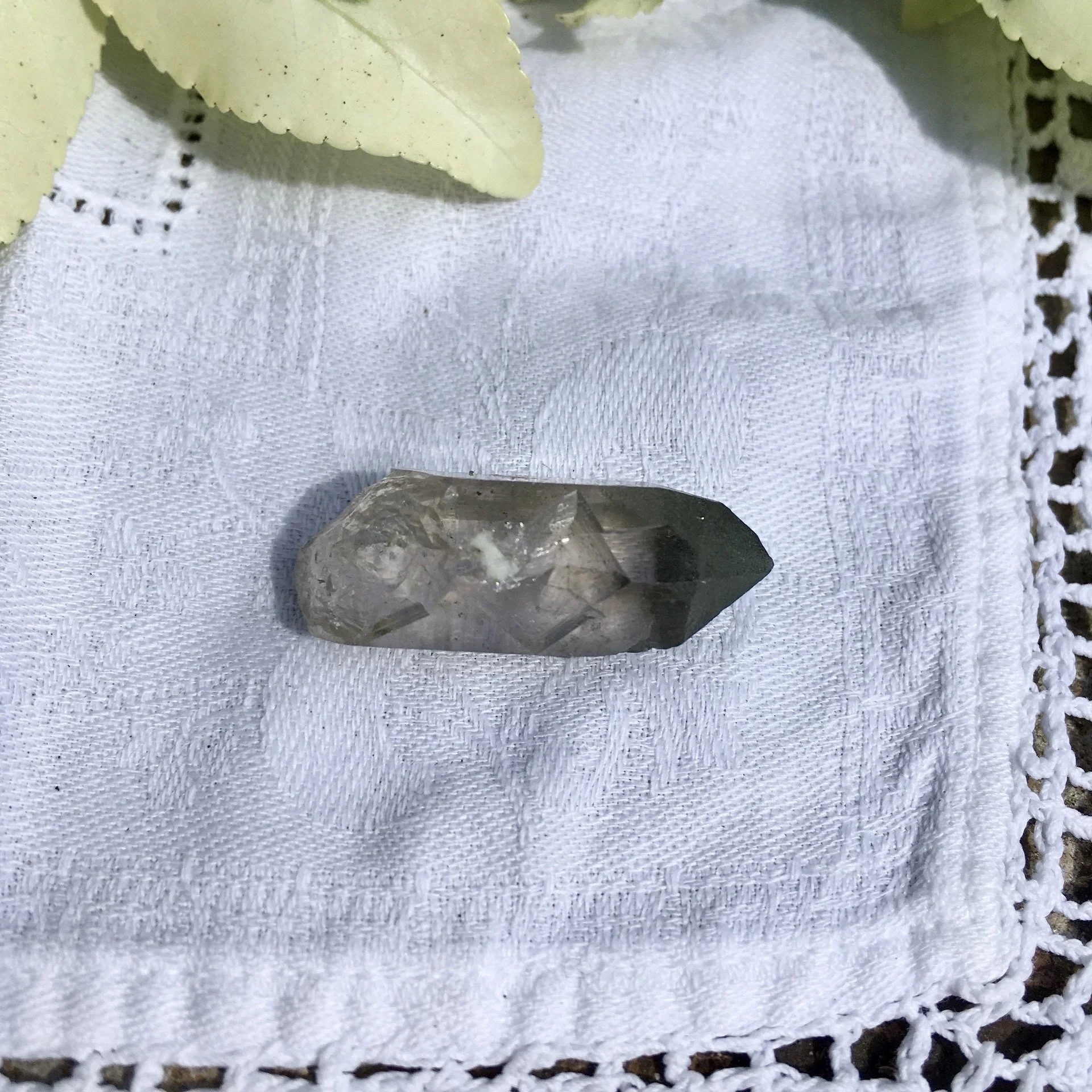 Chlorite tip key release crystal 11a.jpeg