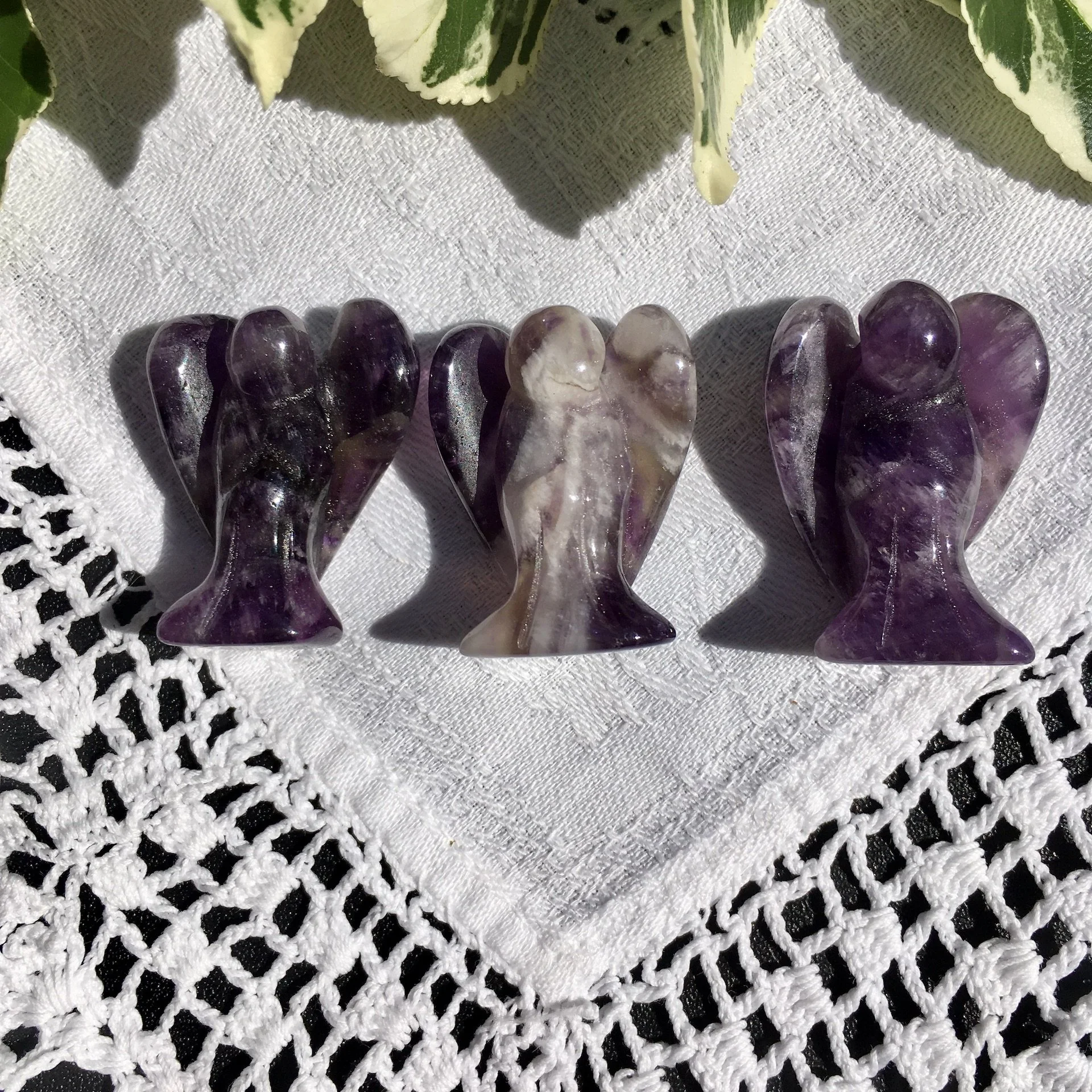 Amethyst angel 25mm.jpeg