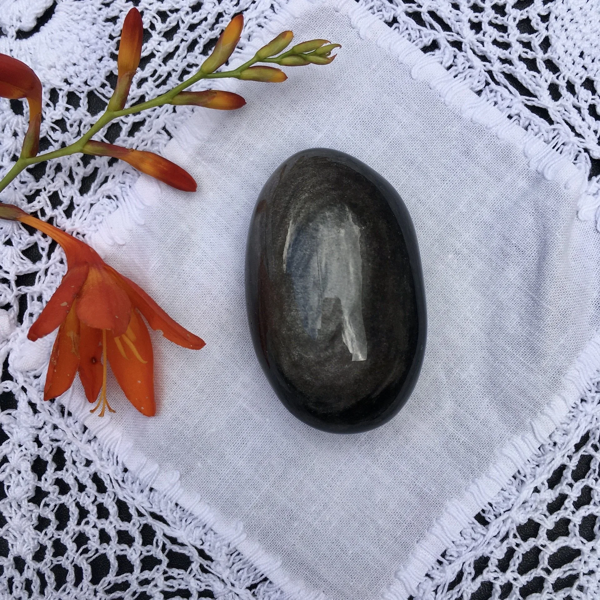 Silver sheen obs pebble 3a.jpeg