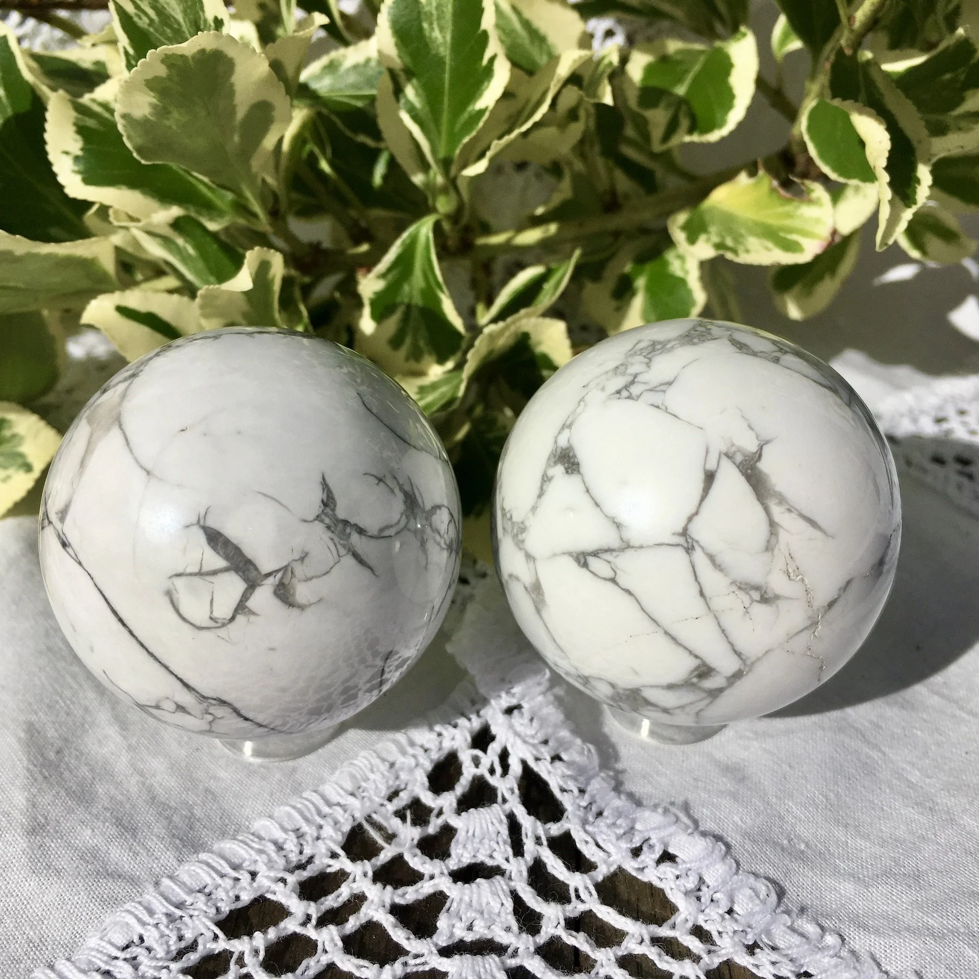 Howlite sphere 45mm.jpeg