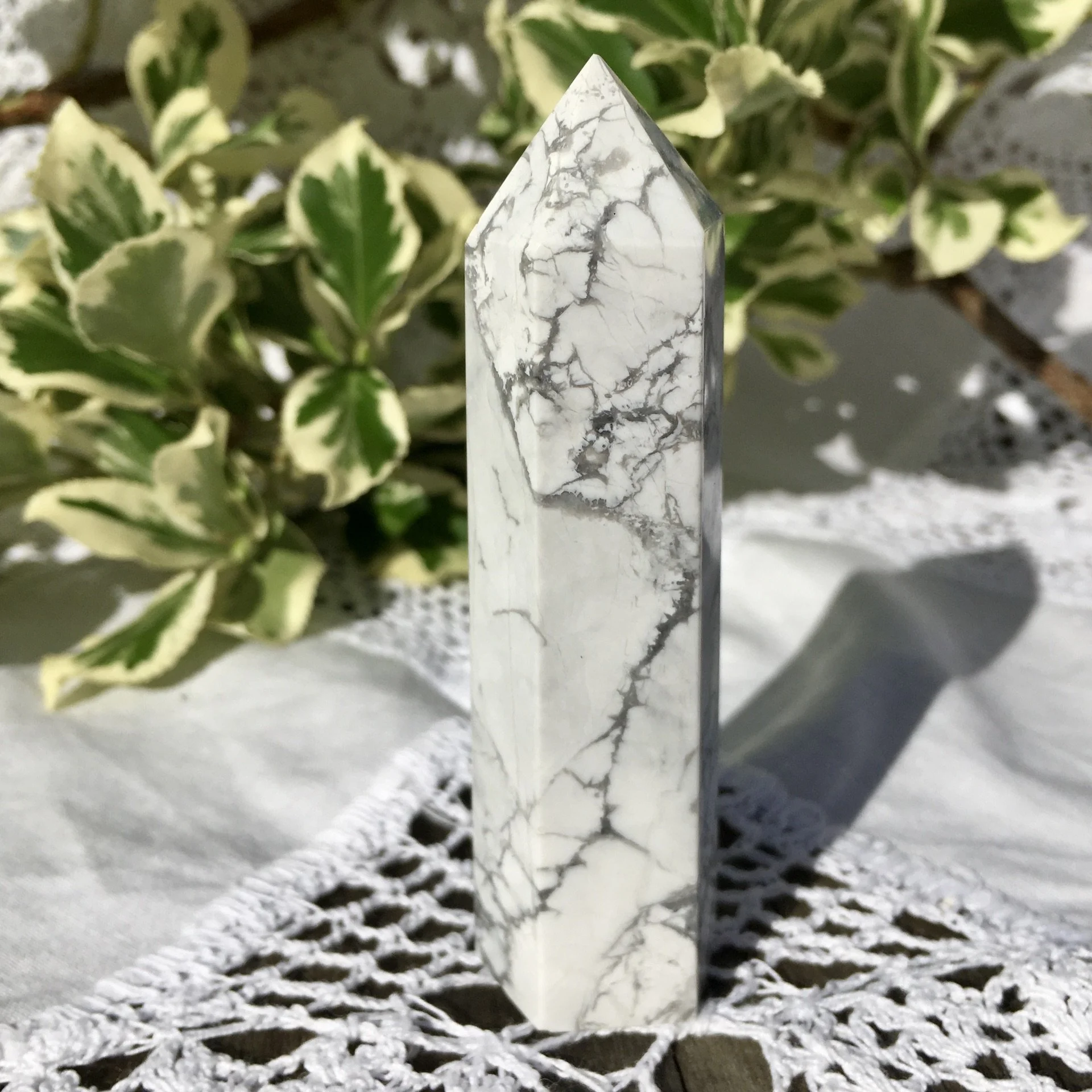 Howlite standing point 1a.jpeg