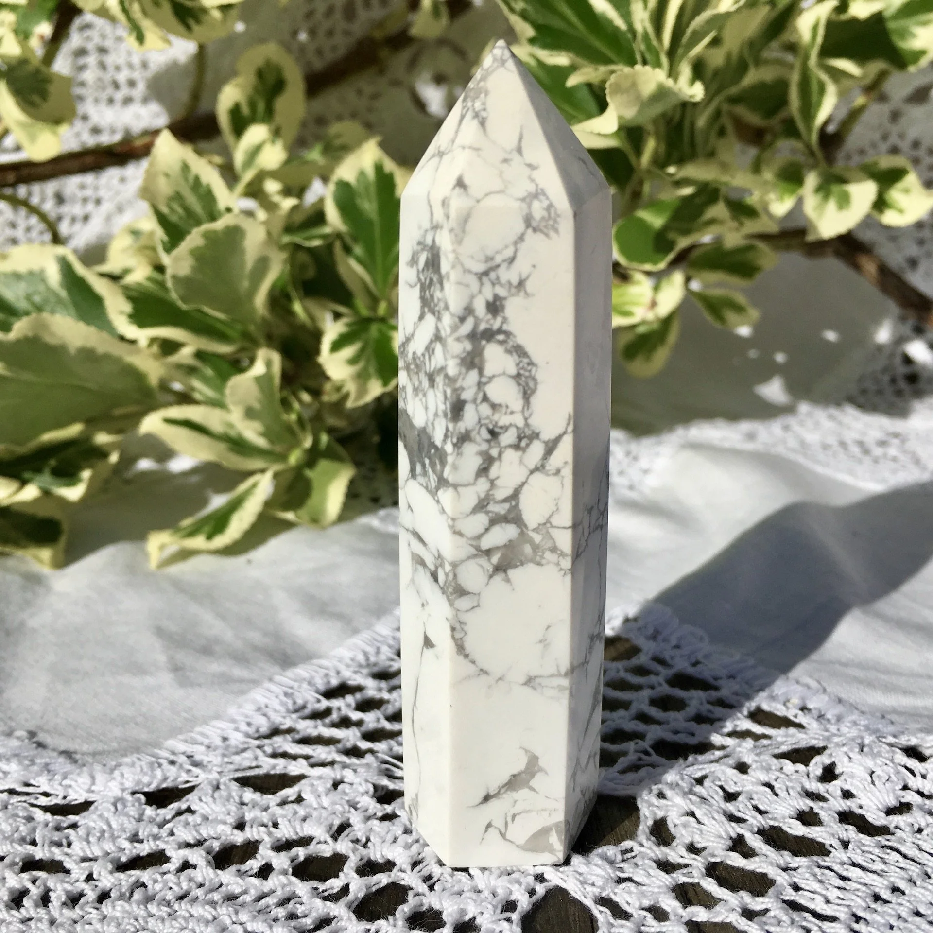 Howlite standing point 2a.jpeg