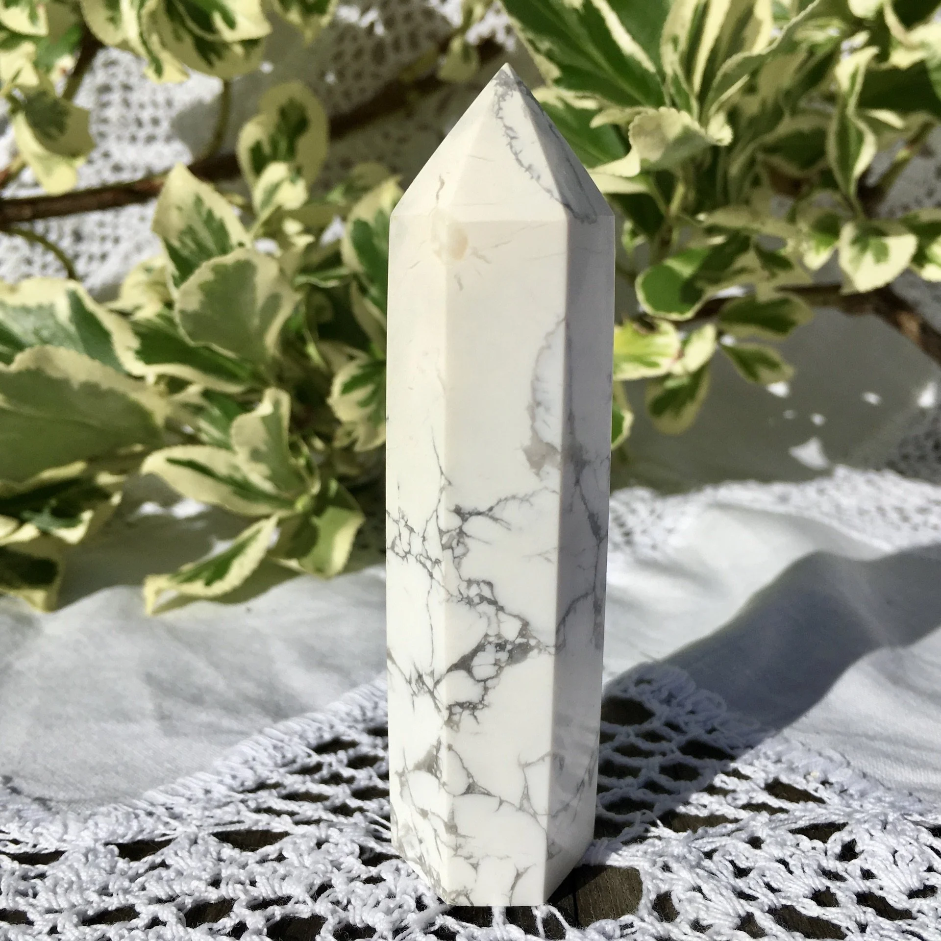 Howlite standing point 2b.jpeg