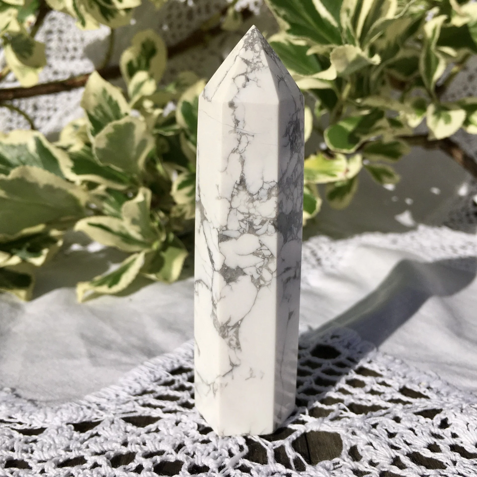 Howlite standing point 2c.jpeg