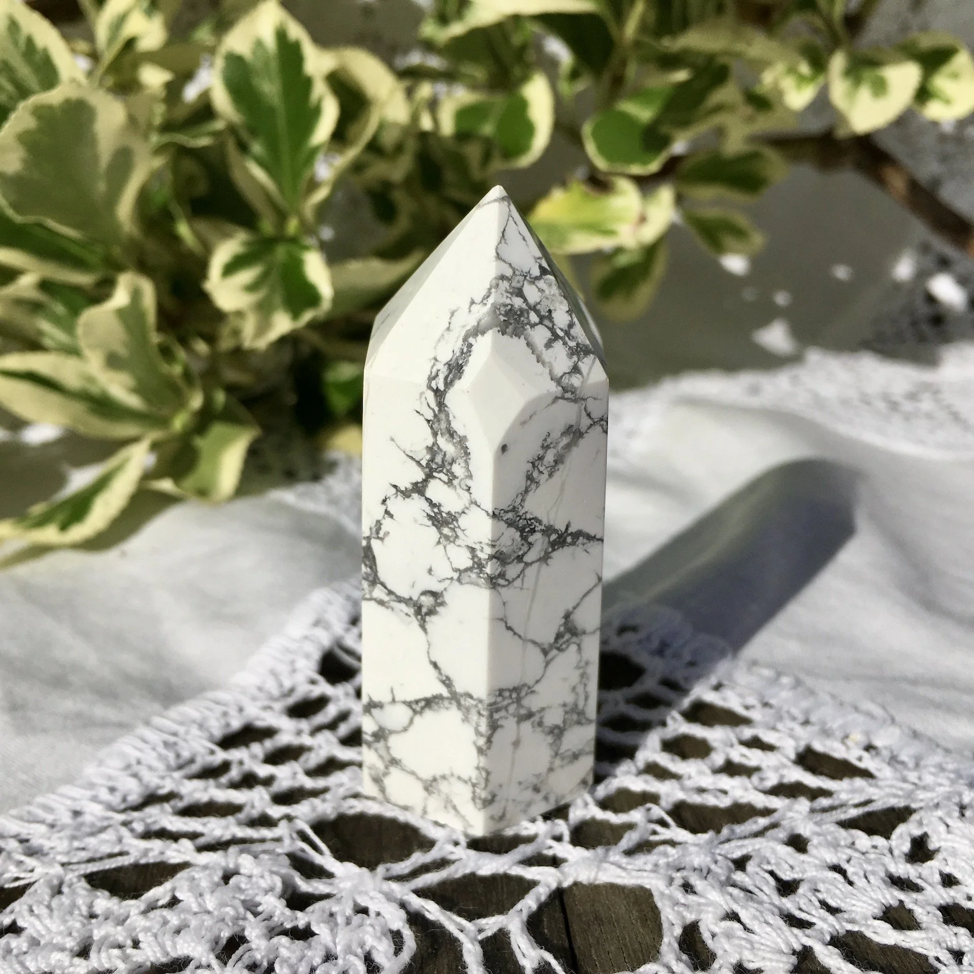 Howlite standing point 3c.jpeg