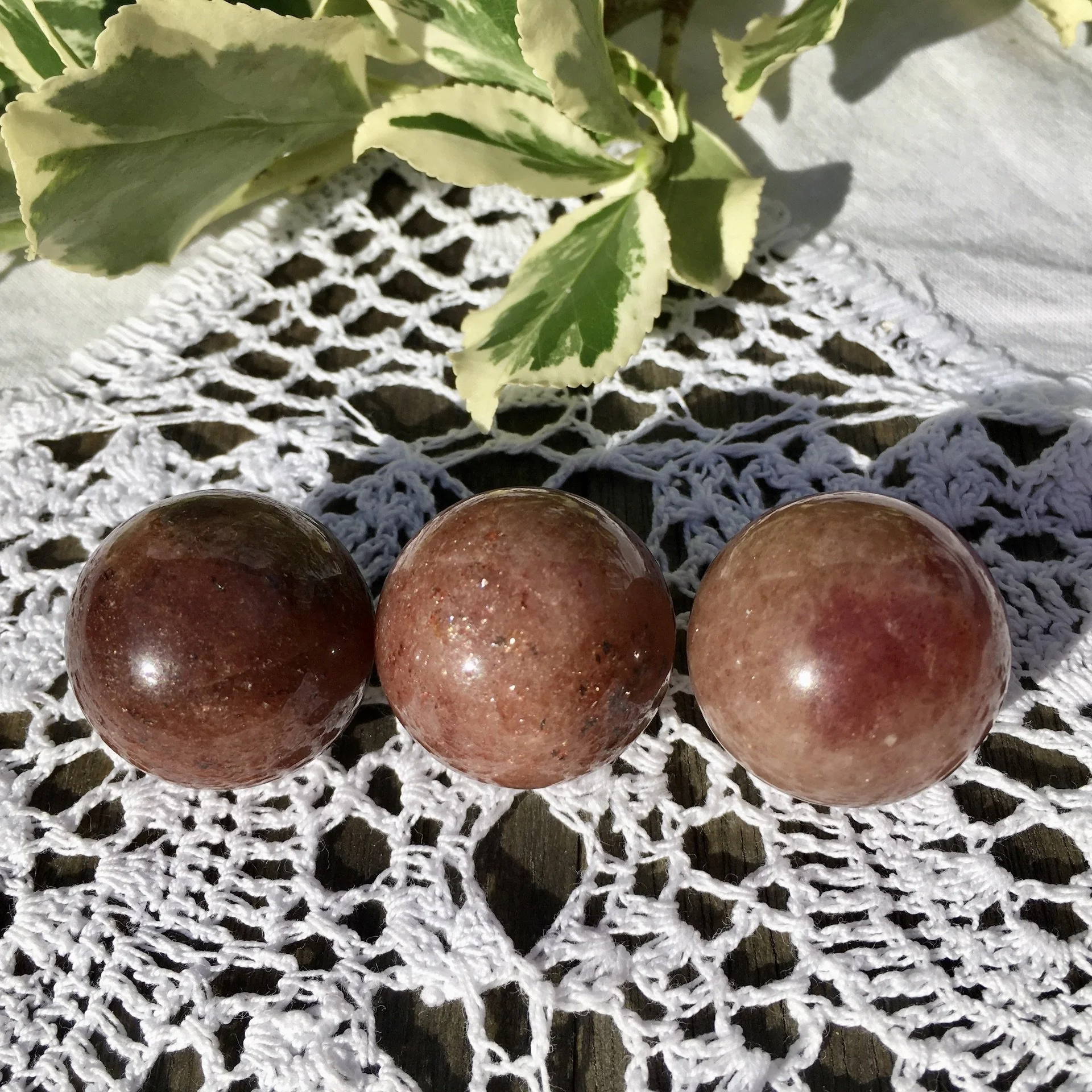 Red Mica 25mm sphere.jpeg