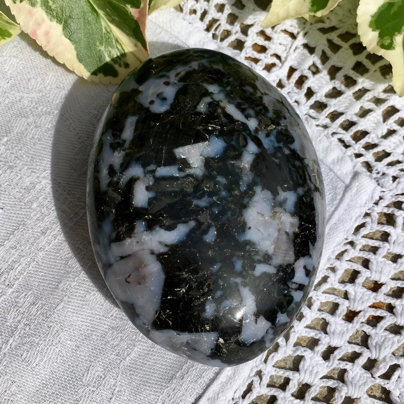 Gabbro+pebble+3a.jpg