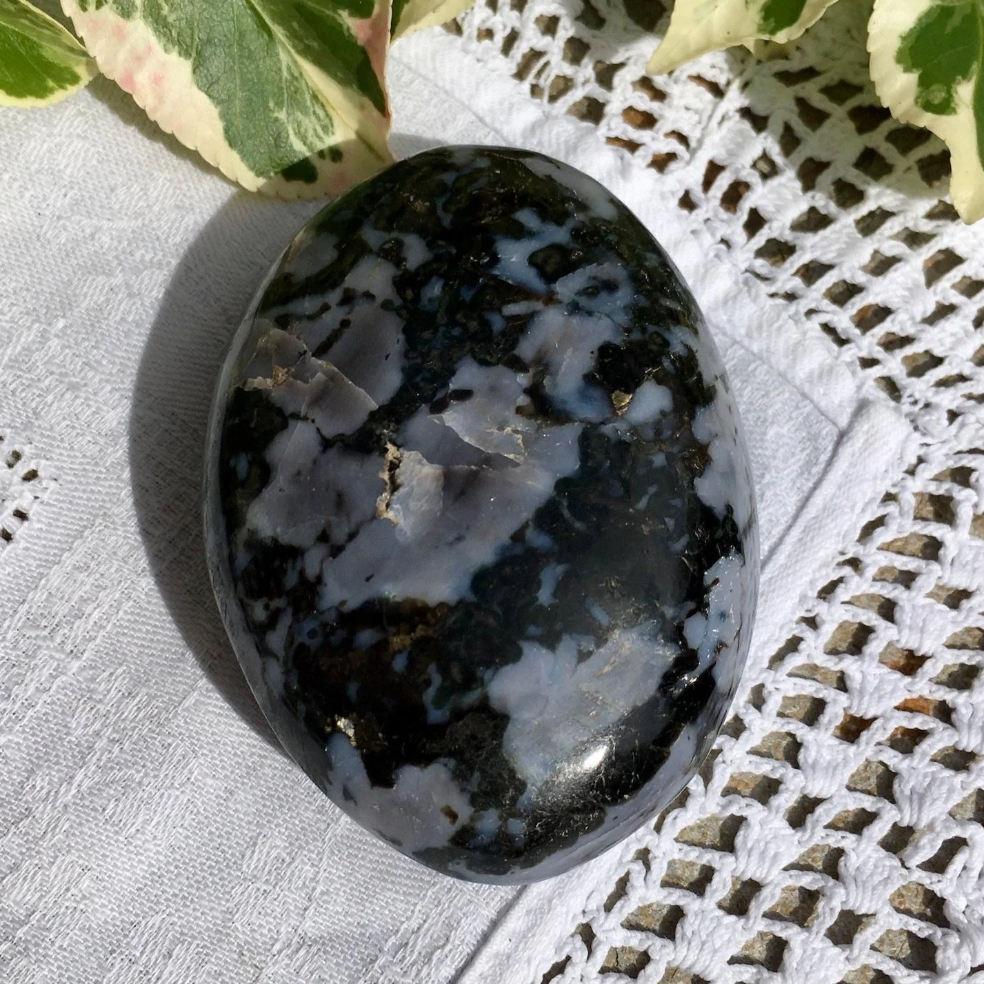 Gabbro+pebble+3b.jpg