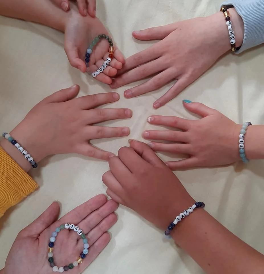 Make a Bracelet &amp; More - event for children (with adult helper)