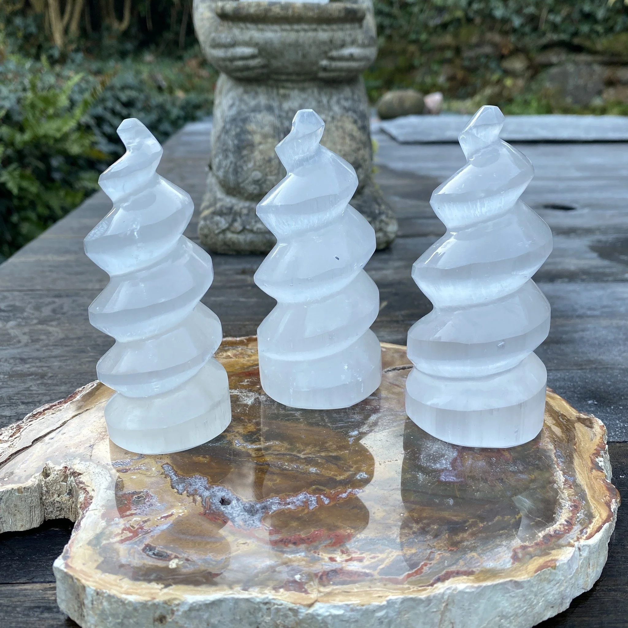 Selenite unicorn horn 4 inch £9.jpeg