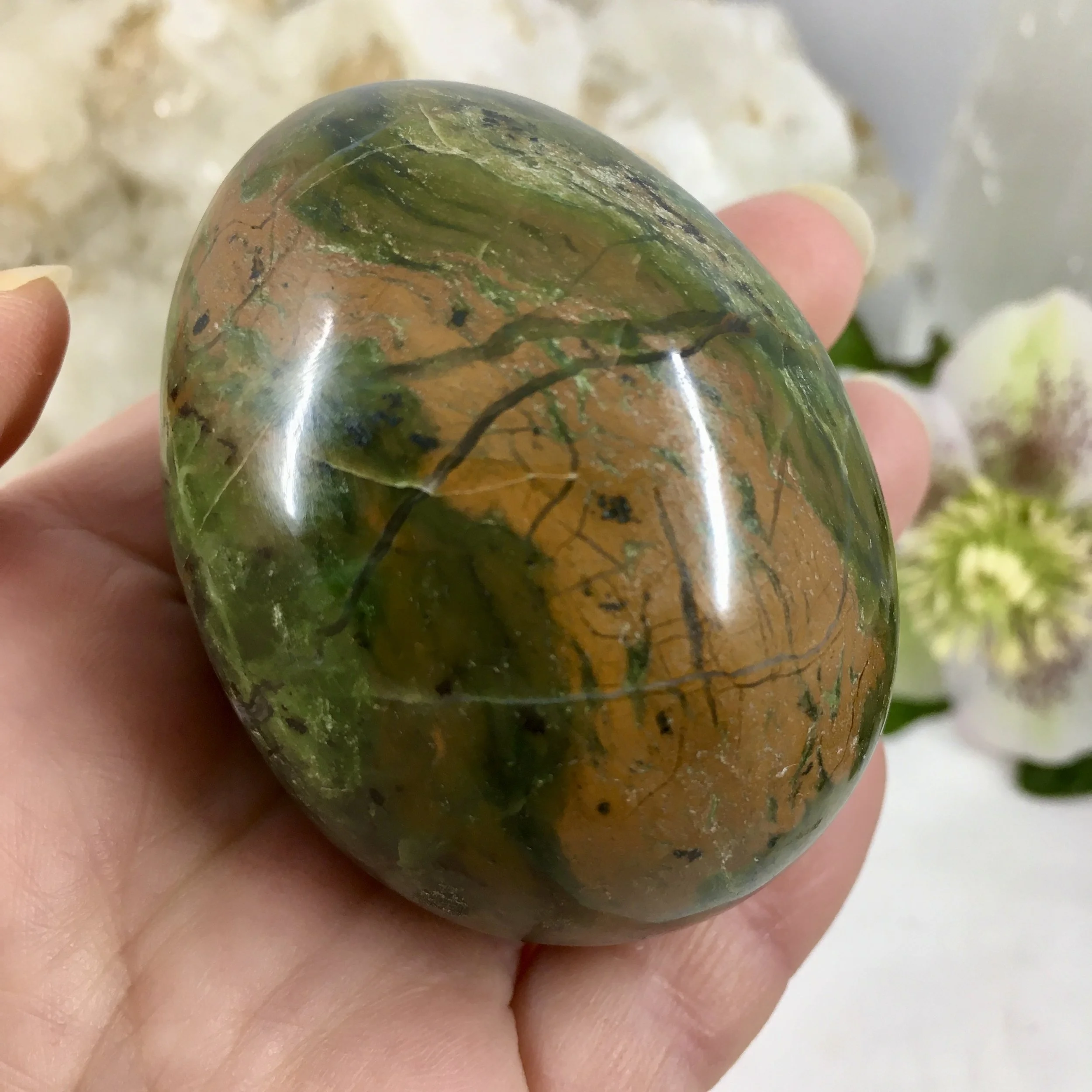 Chrysoprase egg 1f.jpeg