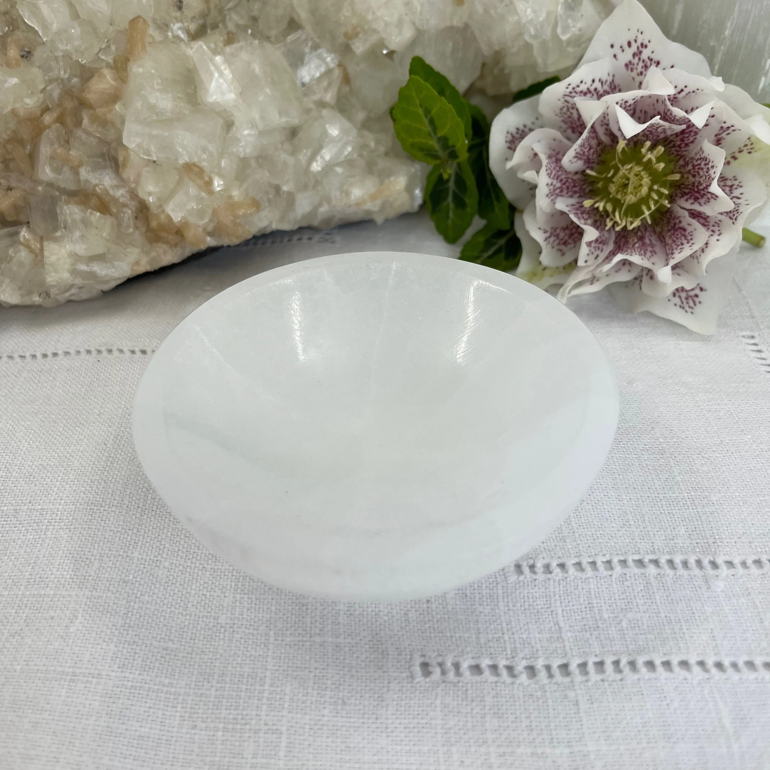 Selenite bowl 85mm a.jpg