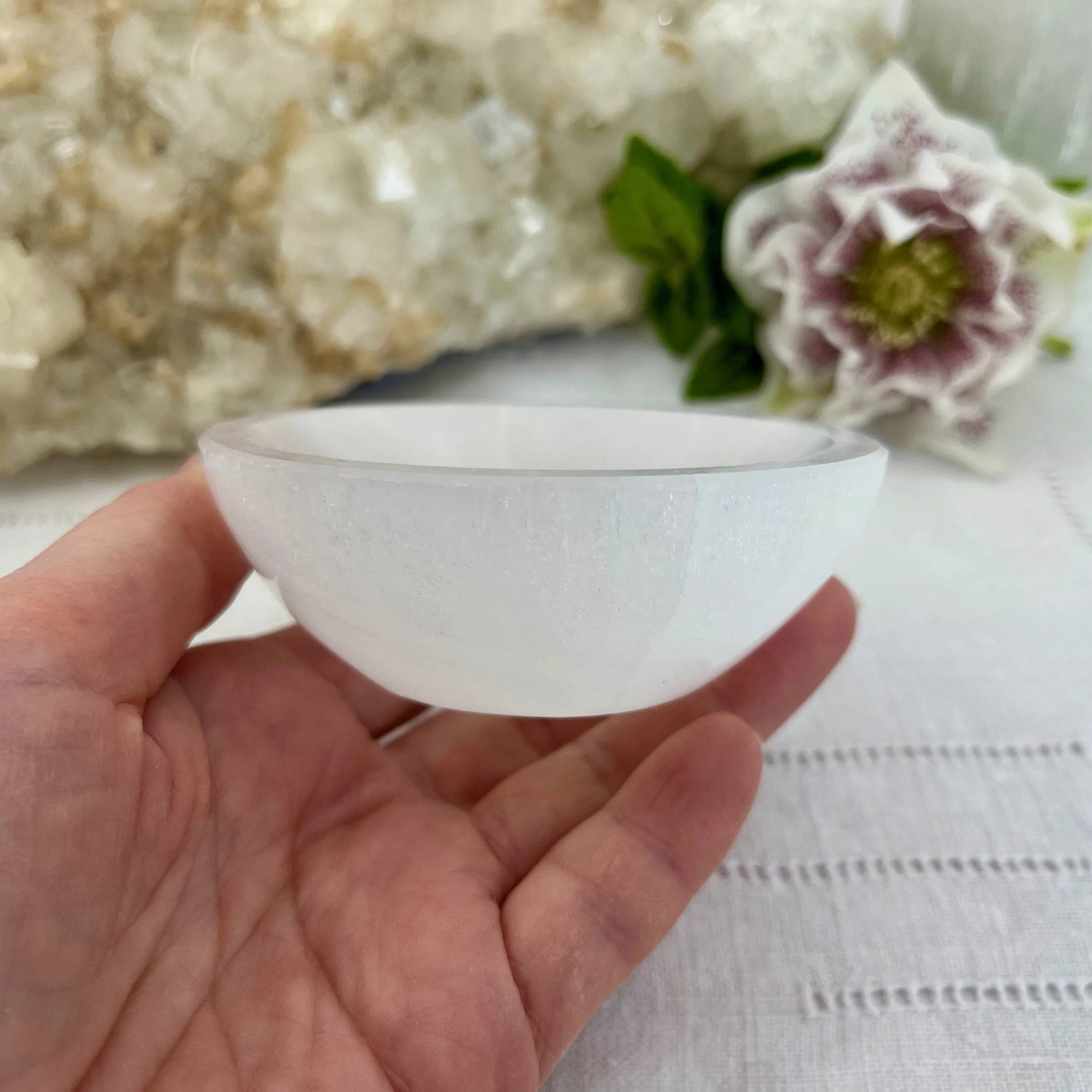 Selenite bowl 85mm c.jpg