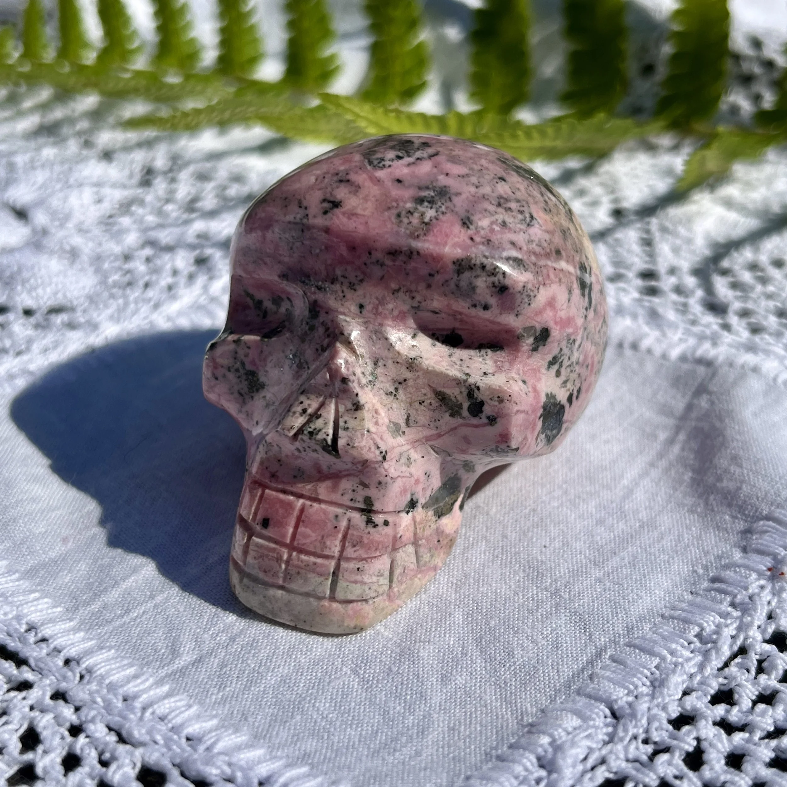 Rhodonite skull j.jpeg