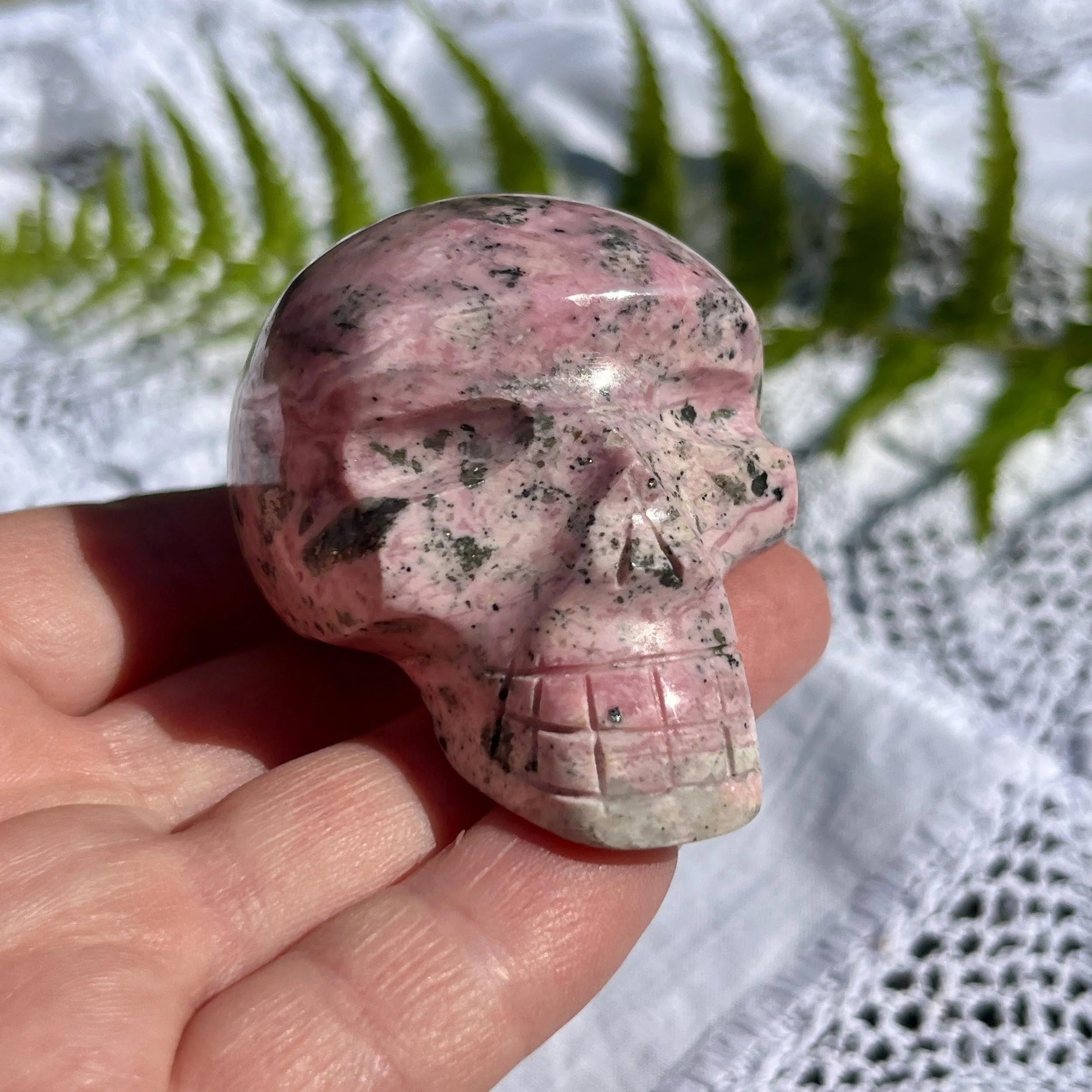Rhodonite skull e.jpeg