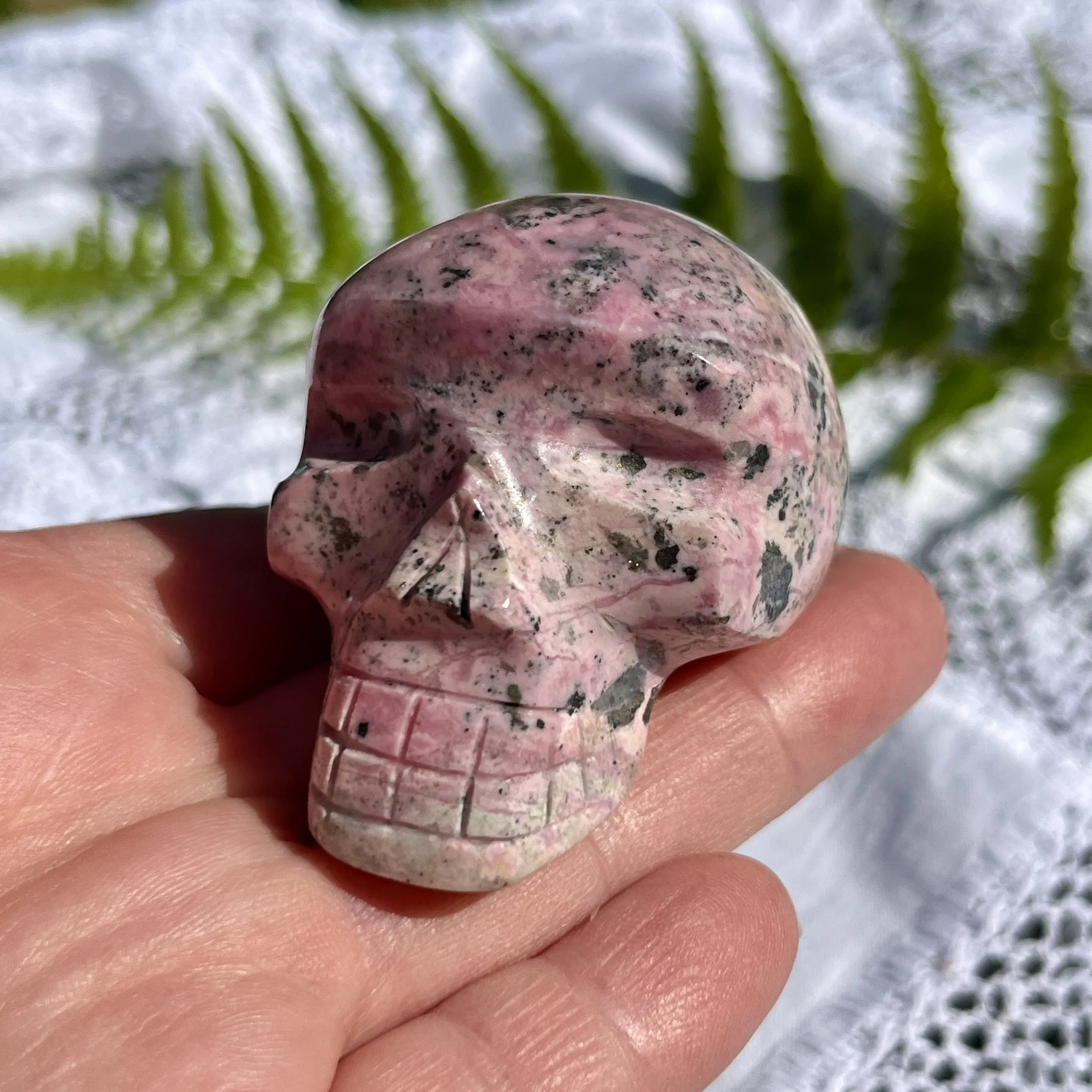 Rhodonite skull f.jpeg