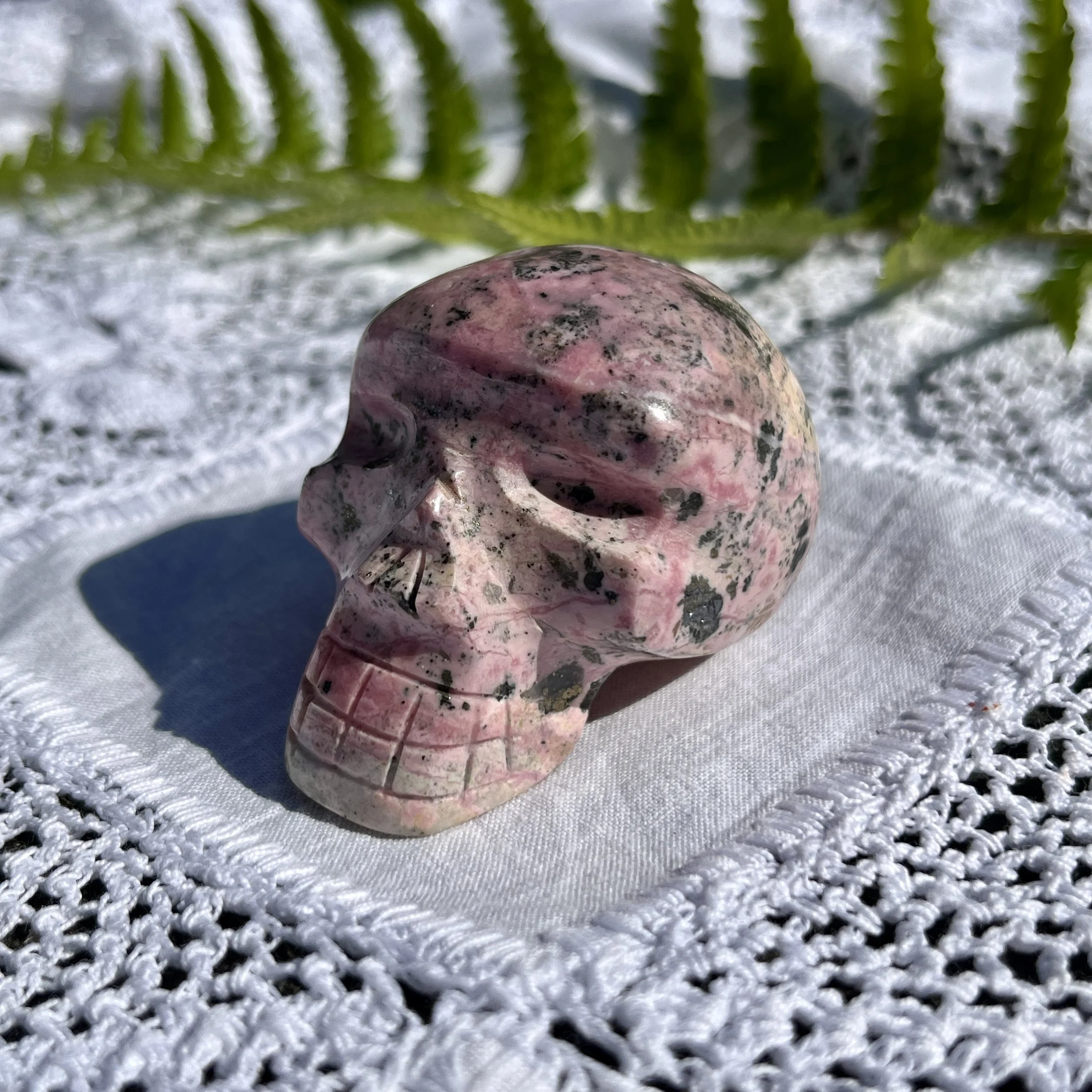 Rhodonite skull b.jpeg
