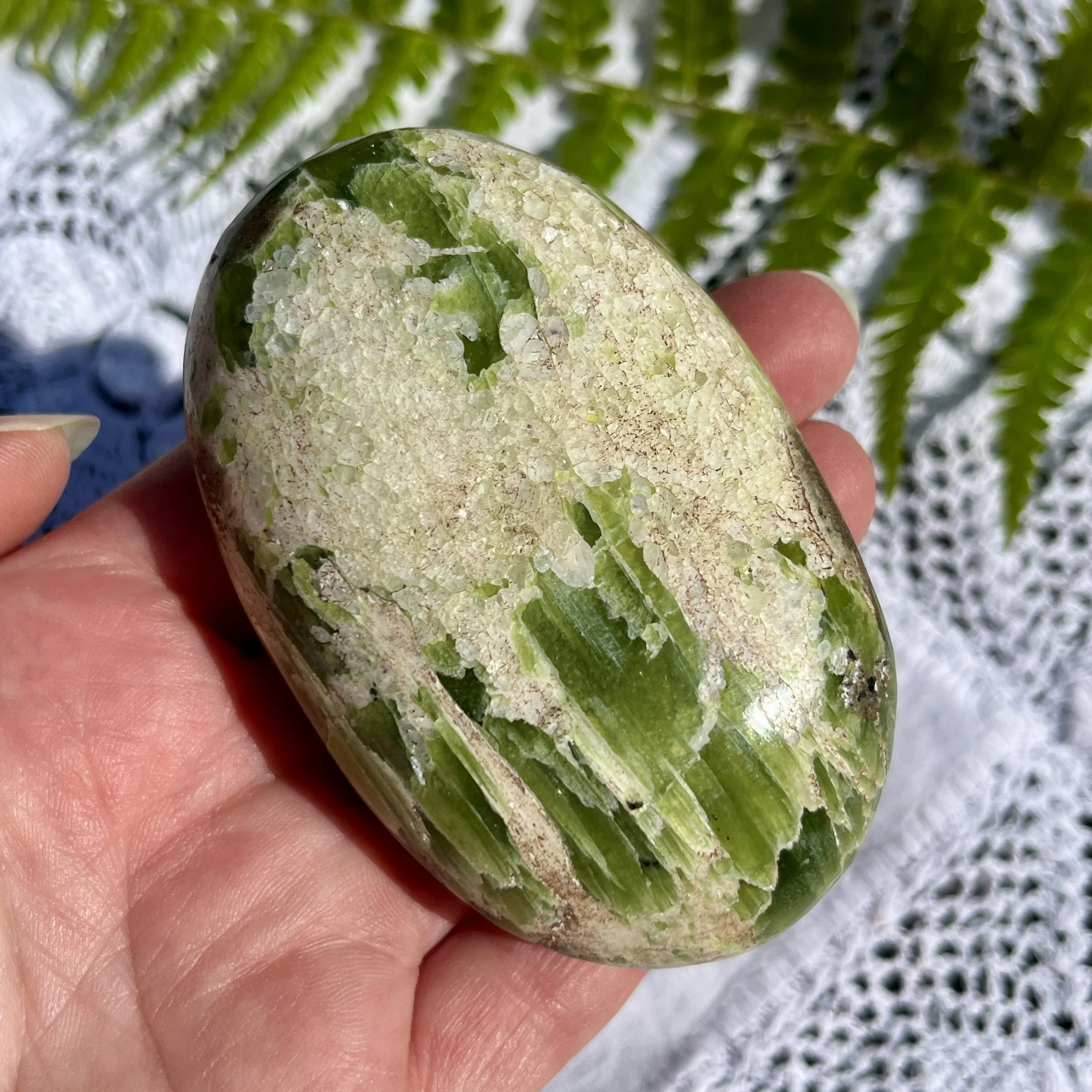 Tremolite pebble 1d.jpeg