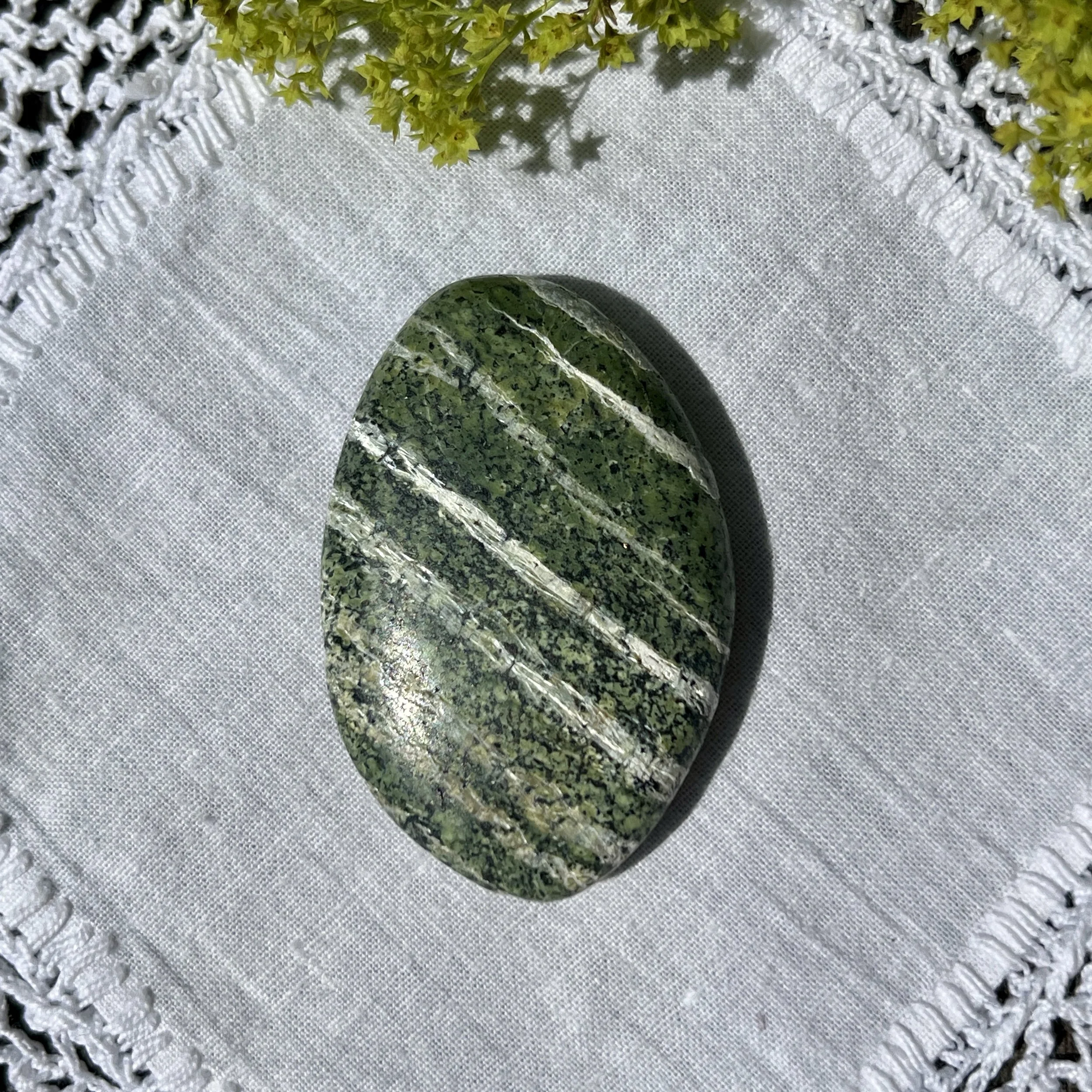 Chrysotile in Serpentine 1.jpeg