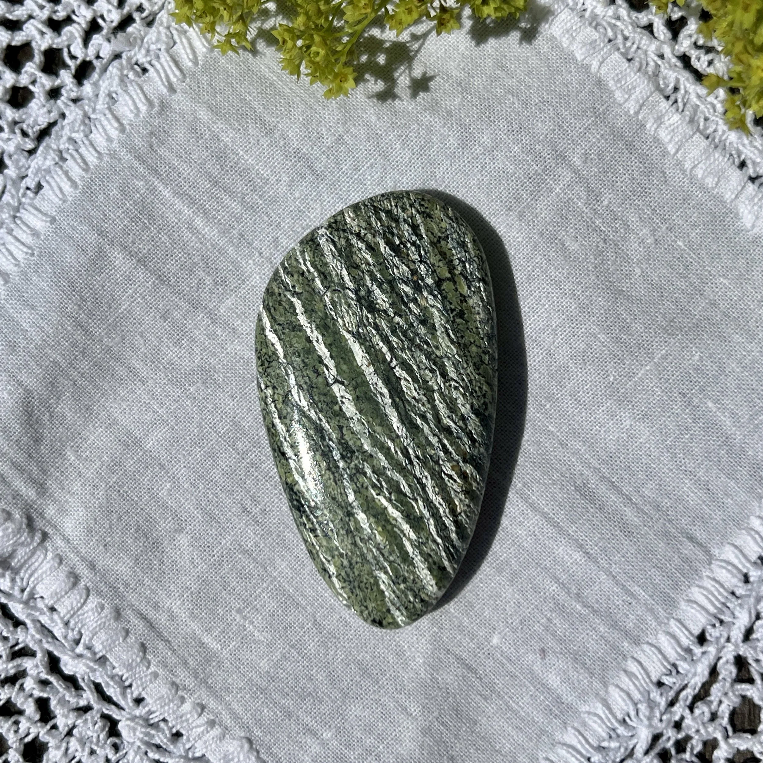 Chrysotile in Serpentine 2.jpeg