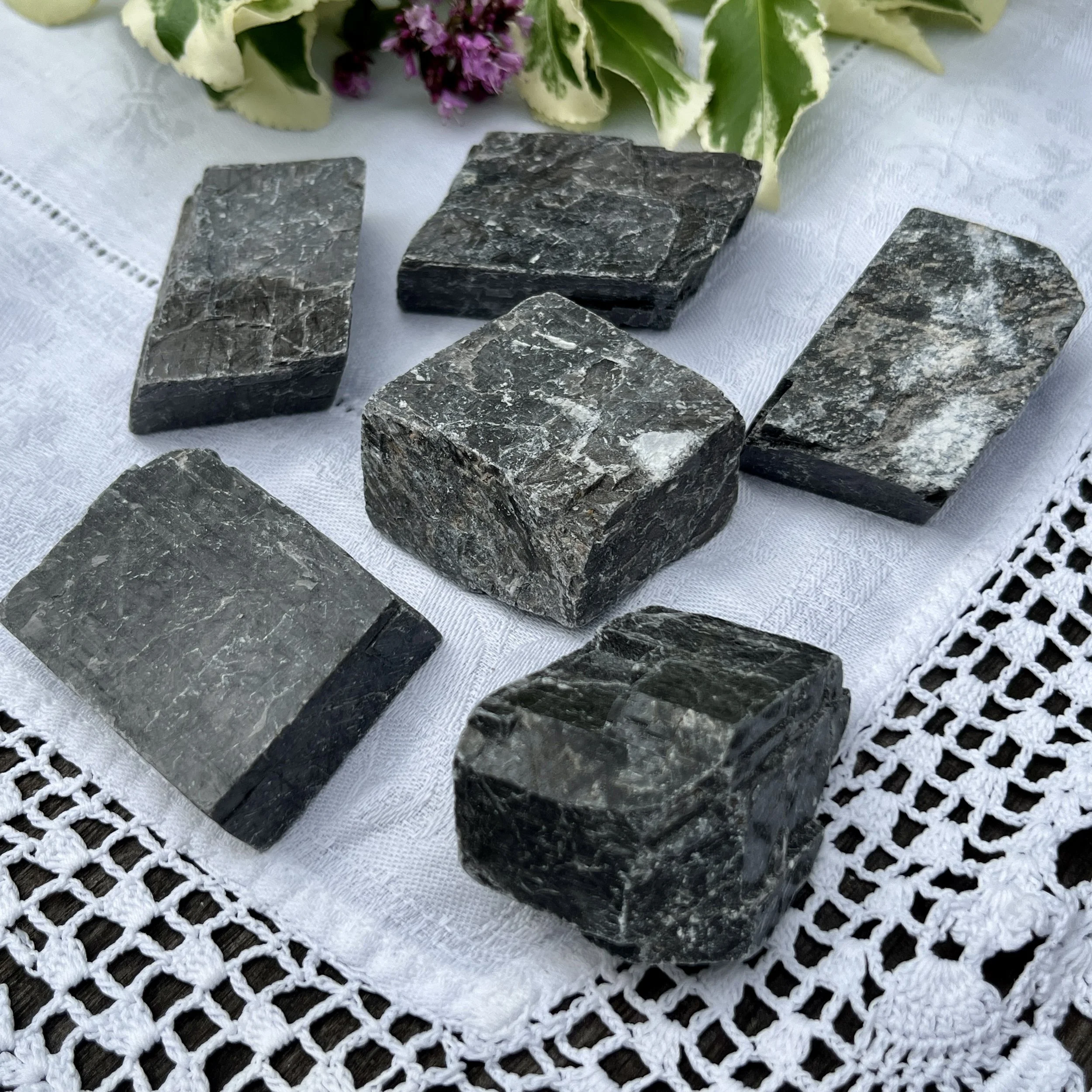 Black calcite £5a.jpeg