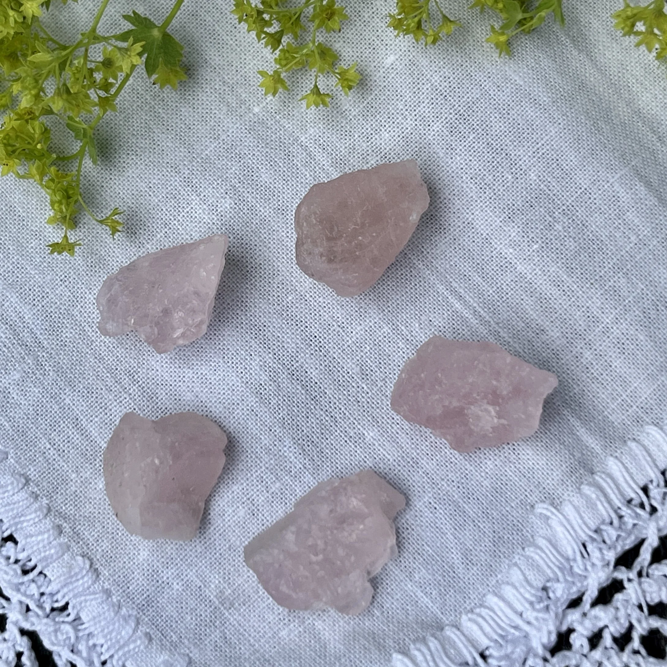 Morganite raw 1-2g a.jpeg