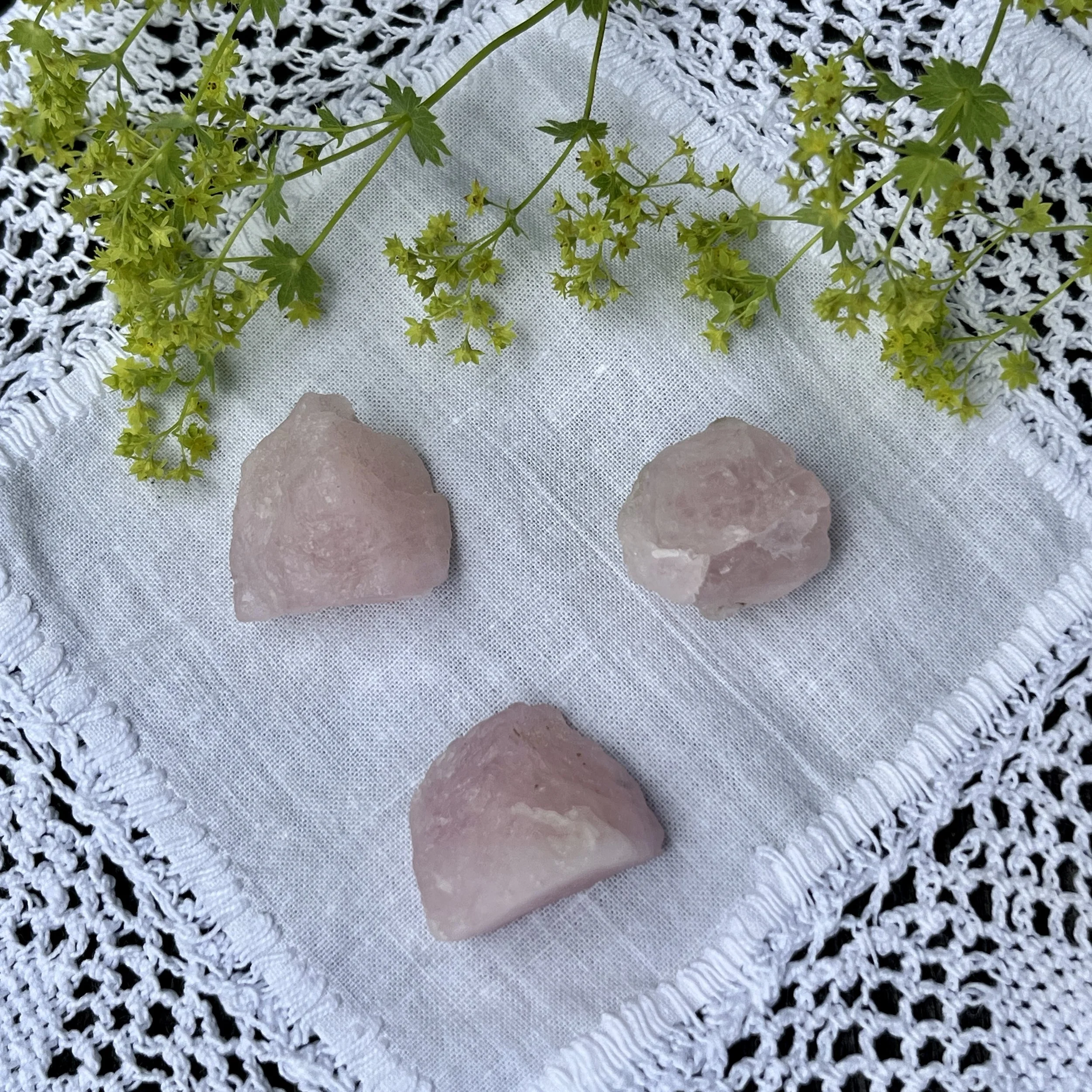 Morganite raw 6-7g a.jpeg