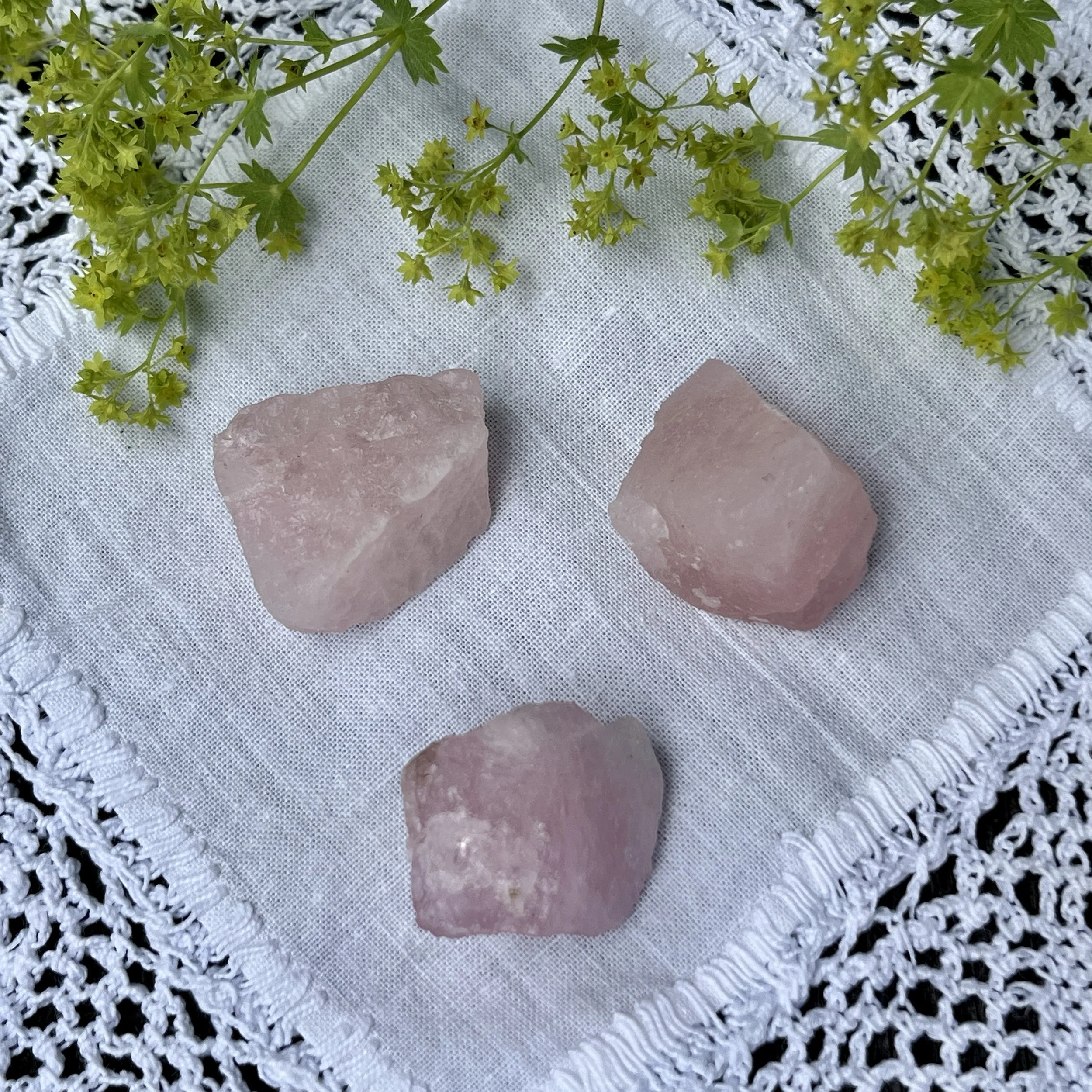 Morganite raw 7-8g a.jpeg