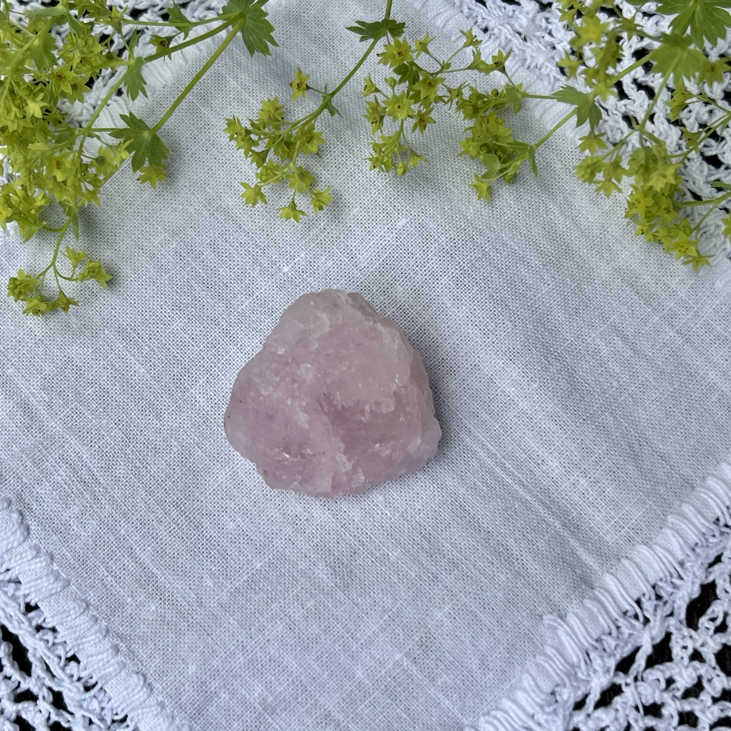 Morganite raw 8-9g a.jpeg