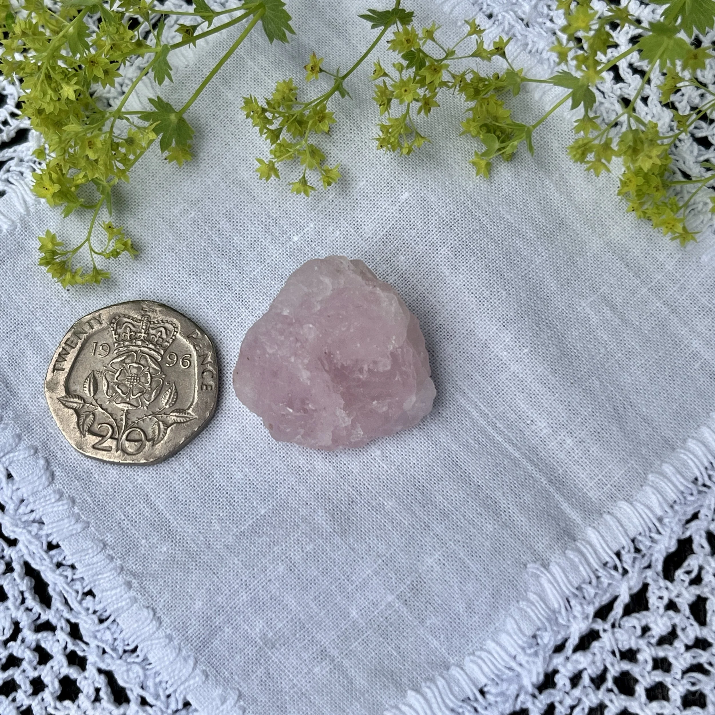 Morganite raw 8-9g b.jpeg