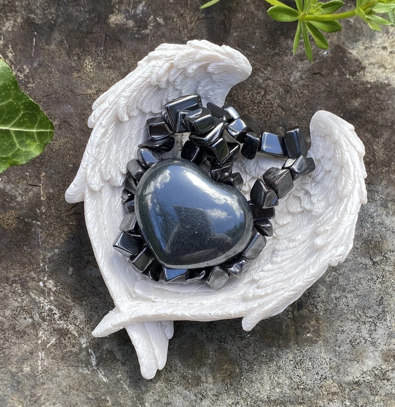 Gift Set - Hematite gemchip bracelet and heart in angel wings bowl